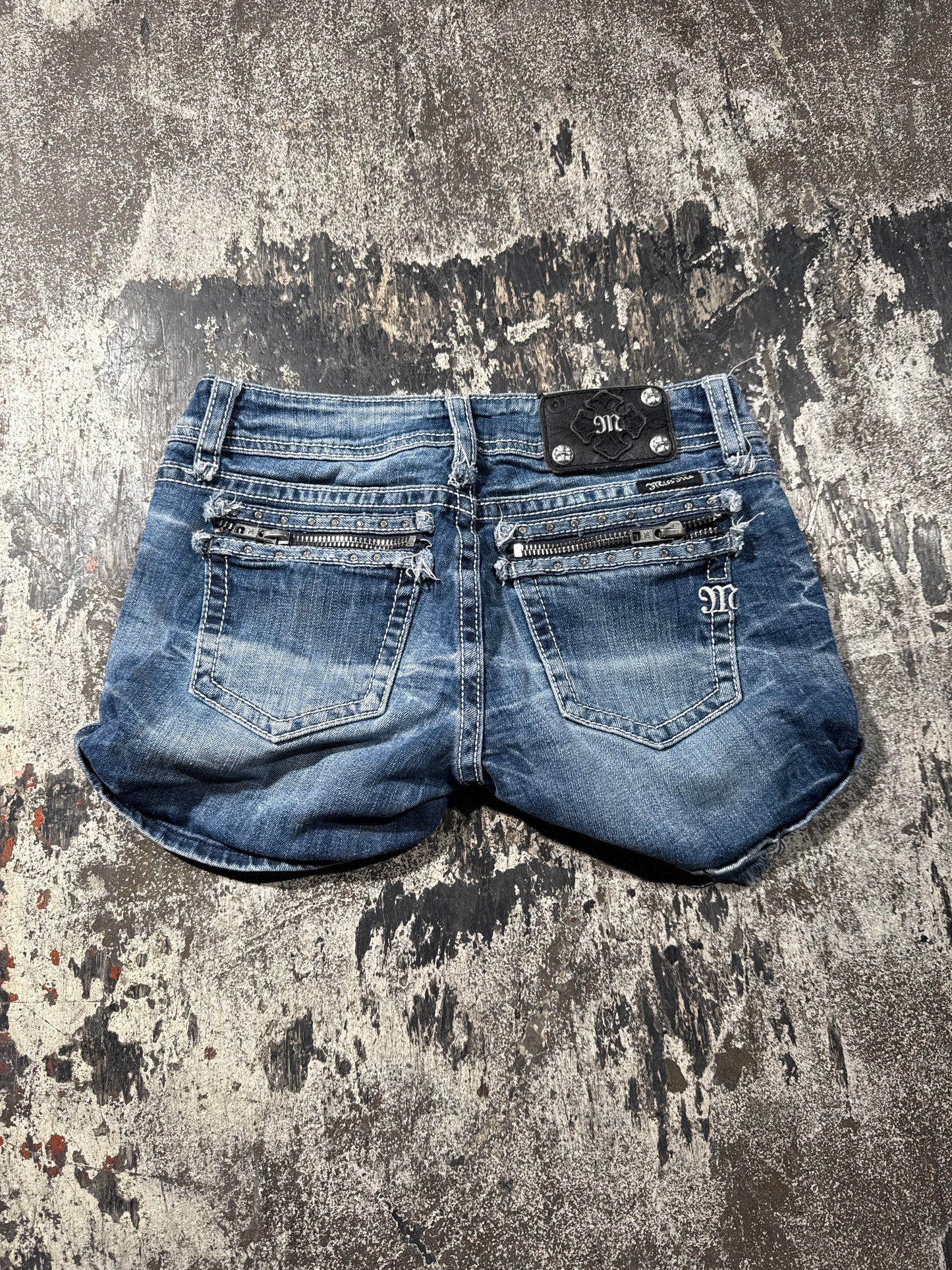 (28) Miss Me Jorts