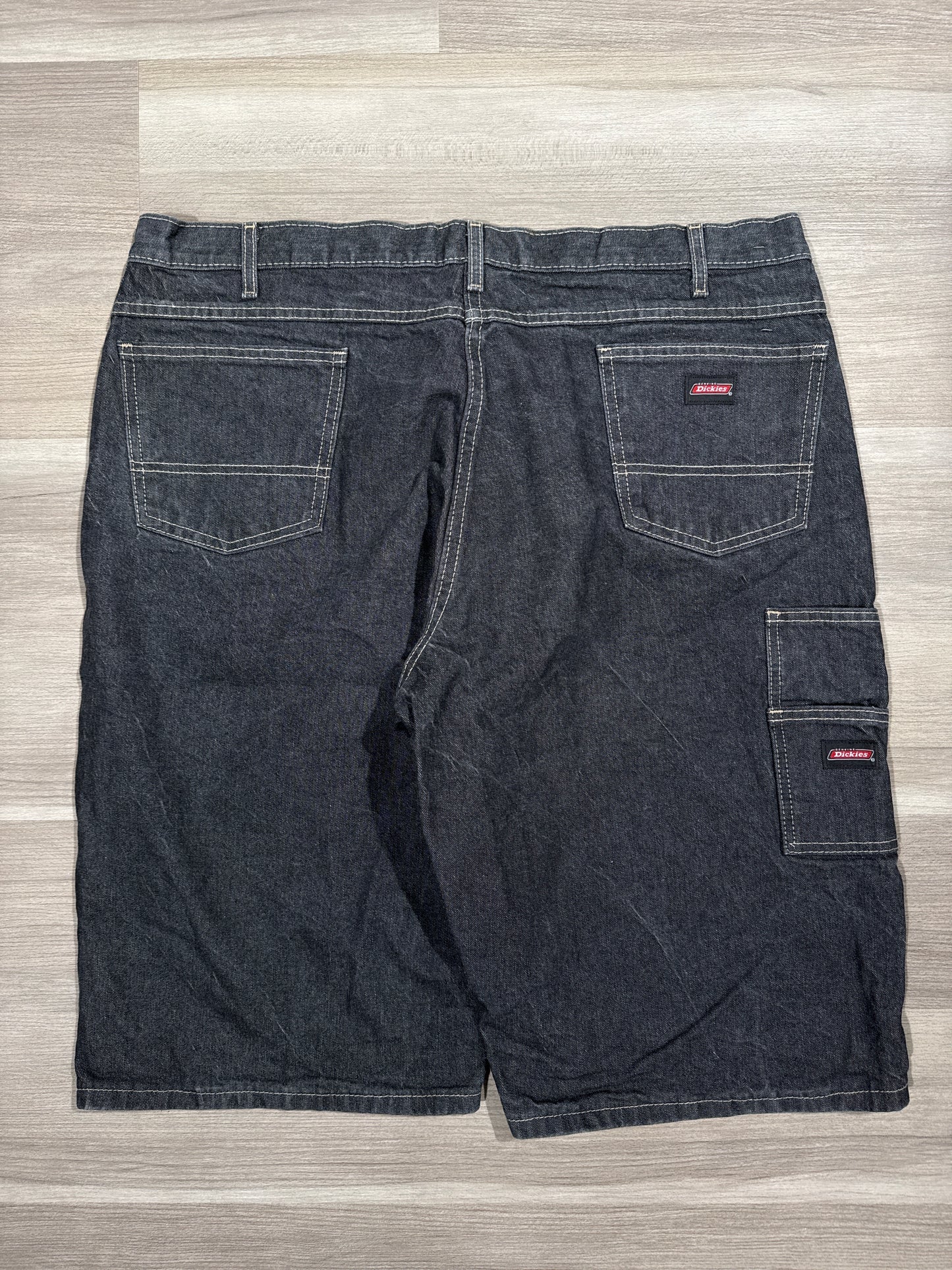 (42) Dickies Skateboarding Charcoal Jorts