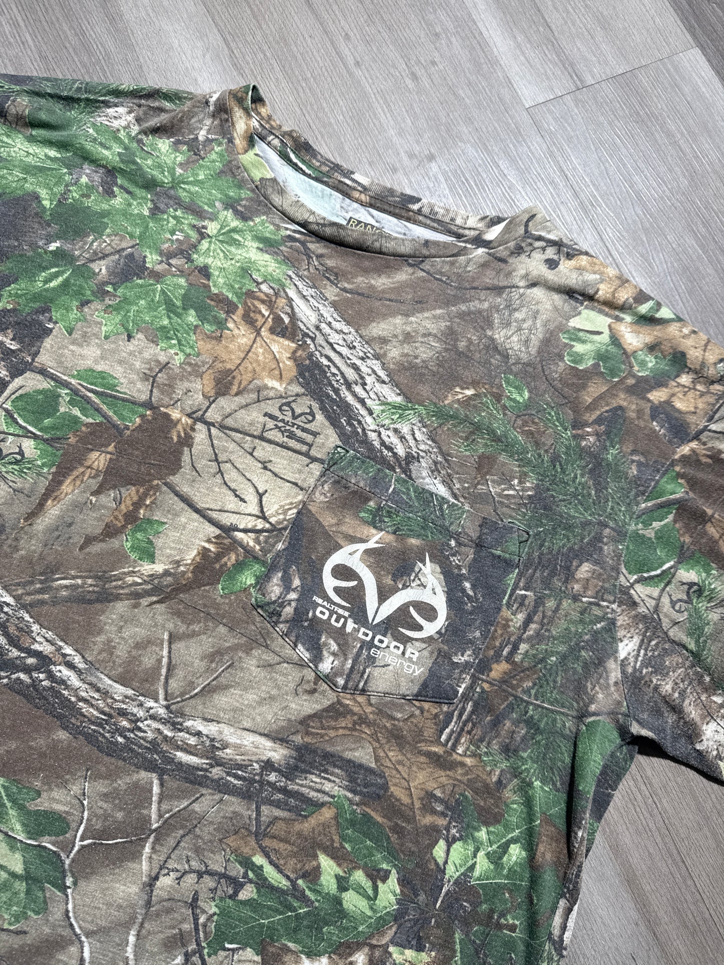 (XL) Camo Realtree Pocket Tee