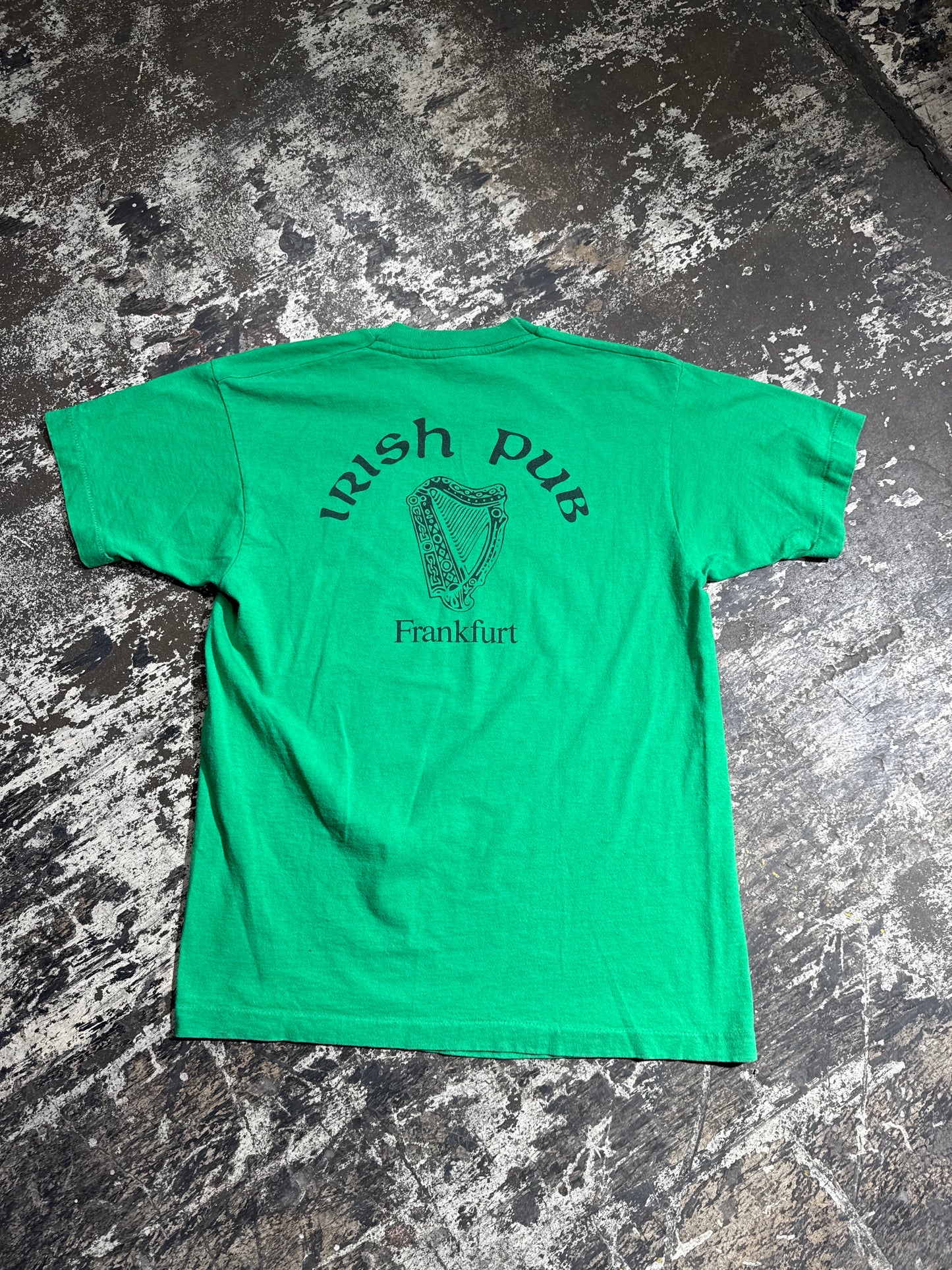 (L) Vintage Irish Pub