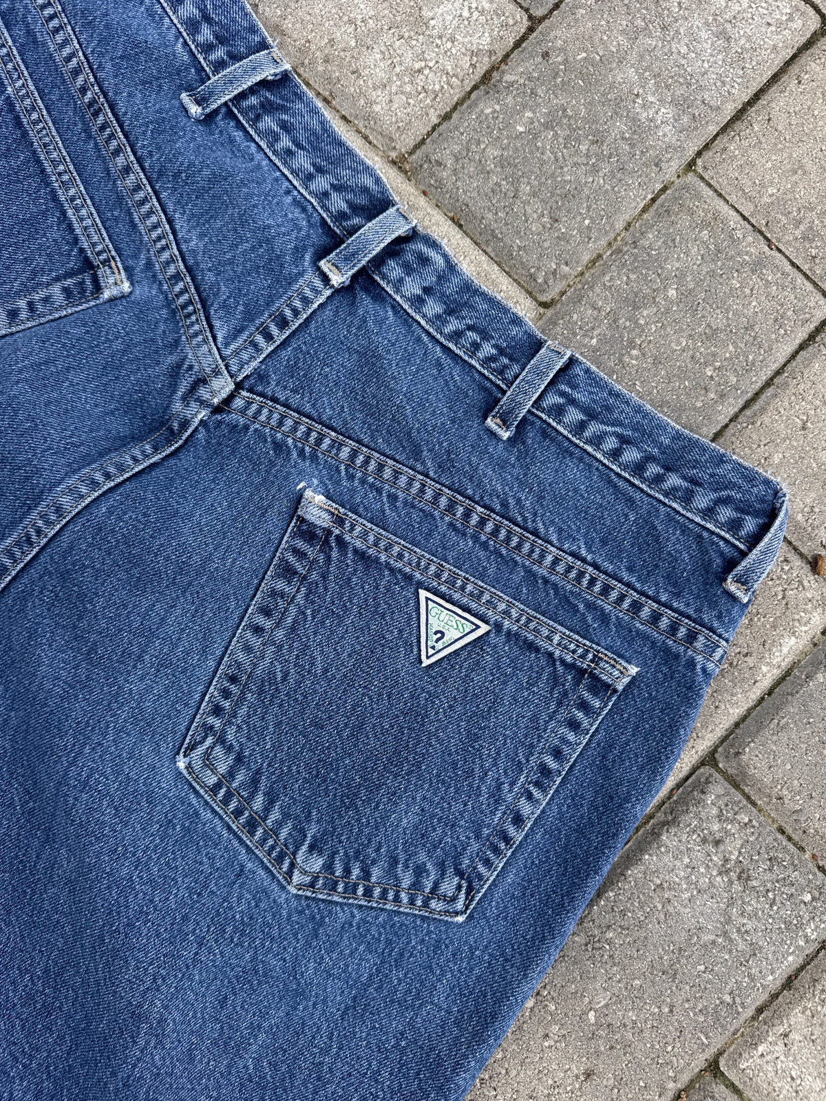 (40) Vintage Guess Jeans Jorts