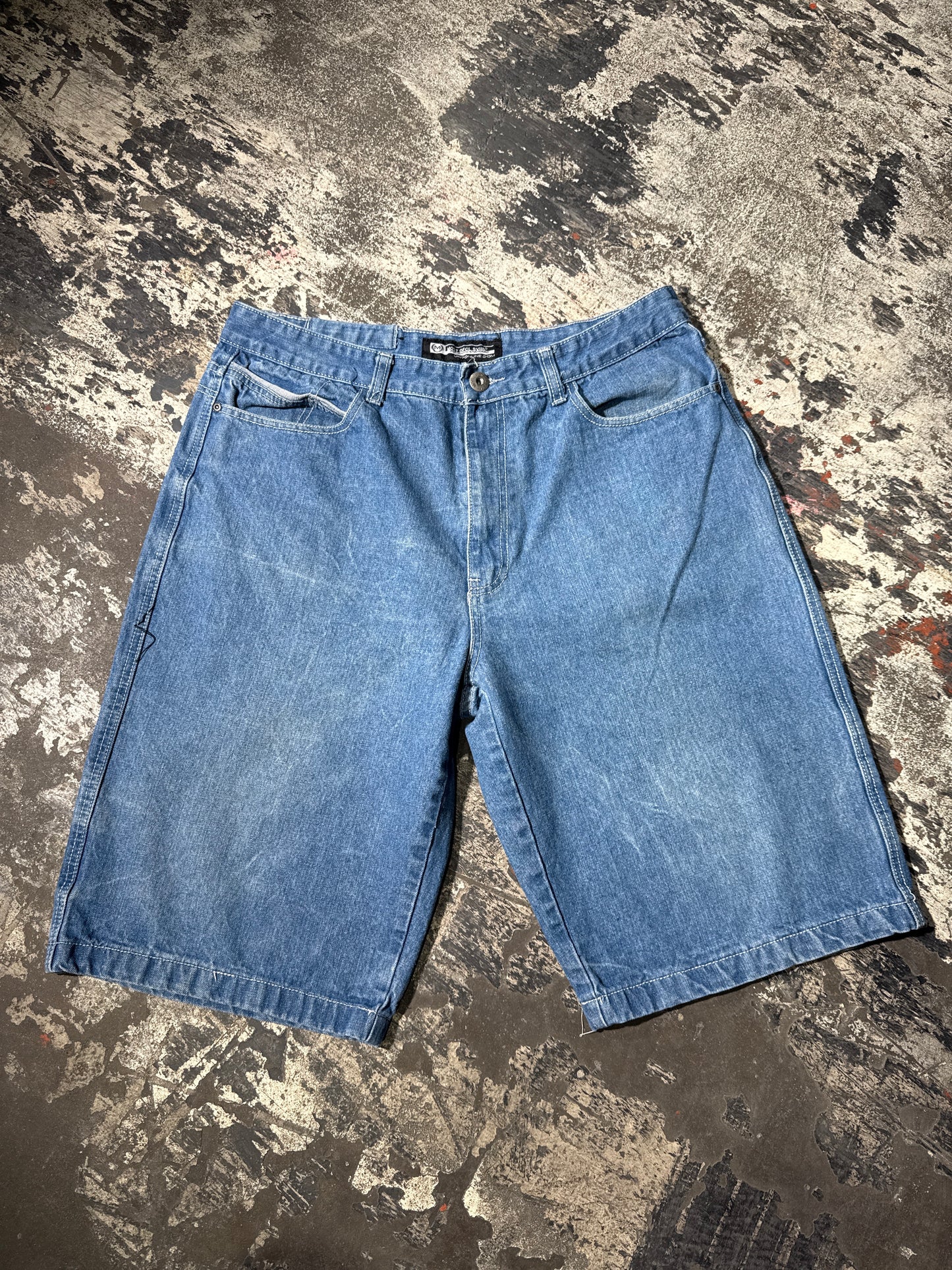 (38) Most OFCL SVIIN Wide Jorts