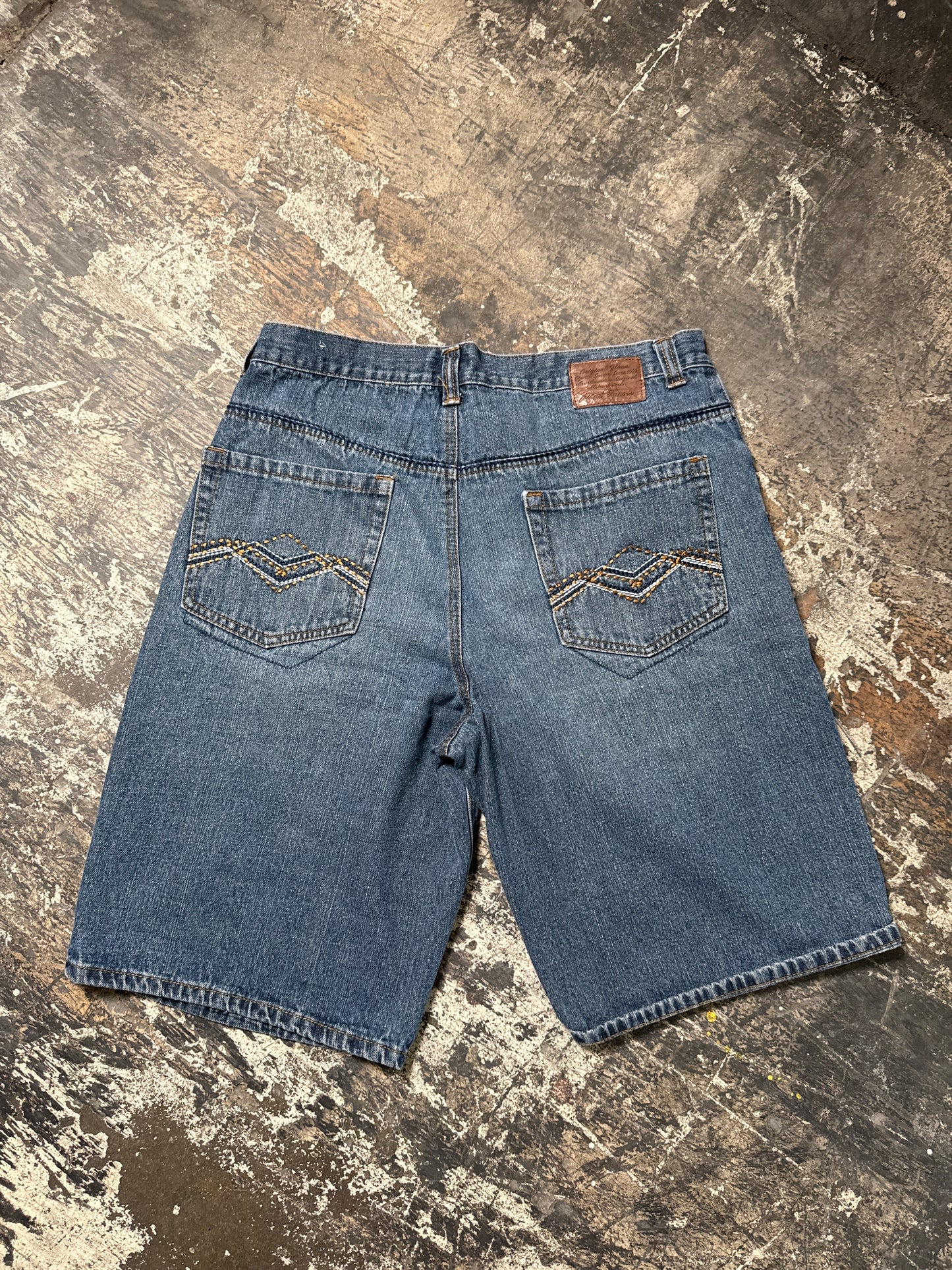 (36) Phat Farm Jorts
