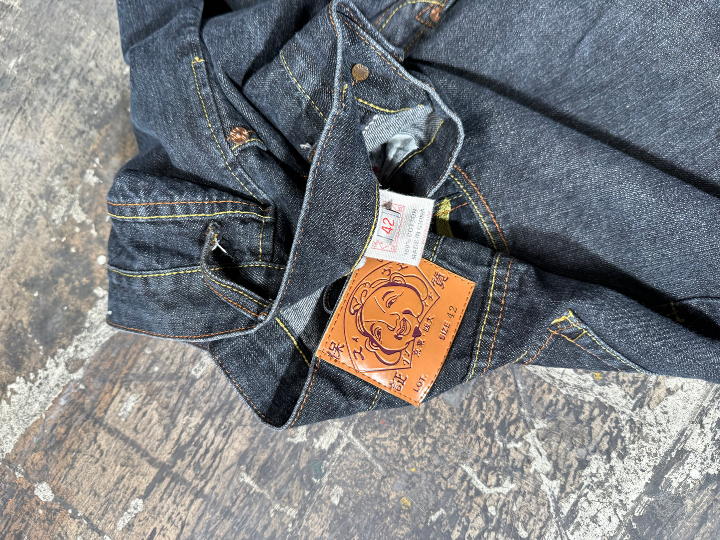 (42) Evisu Embroidery Jorts