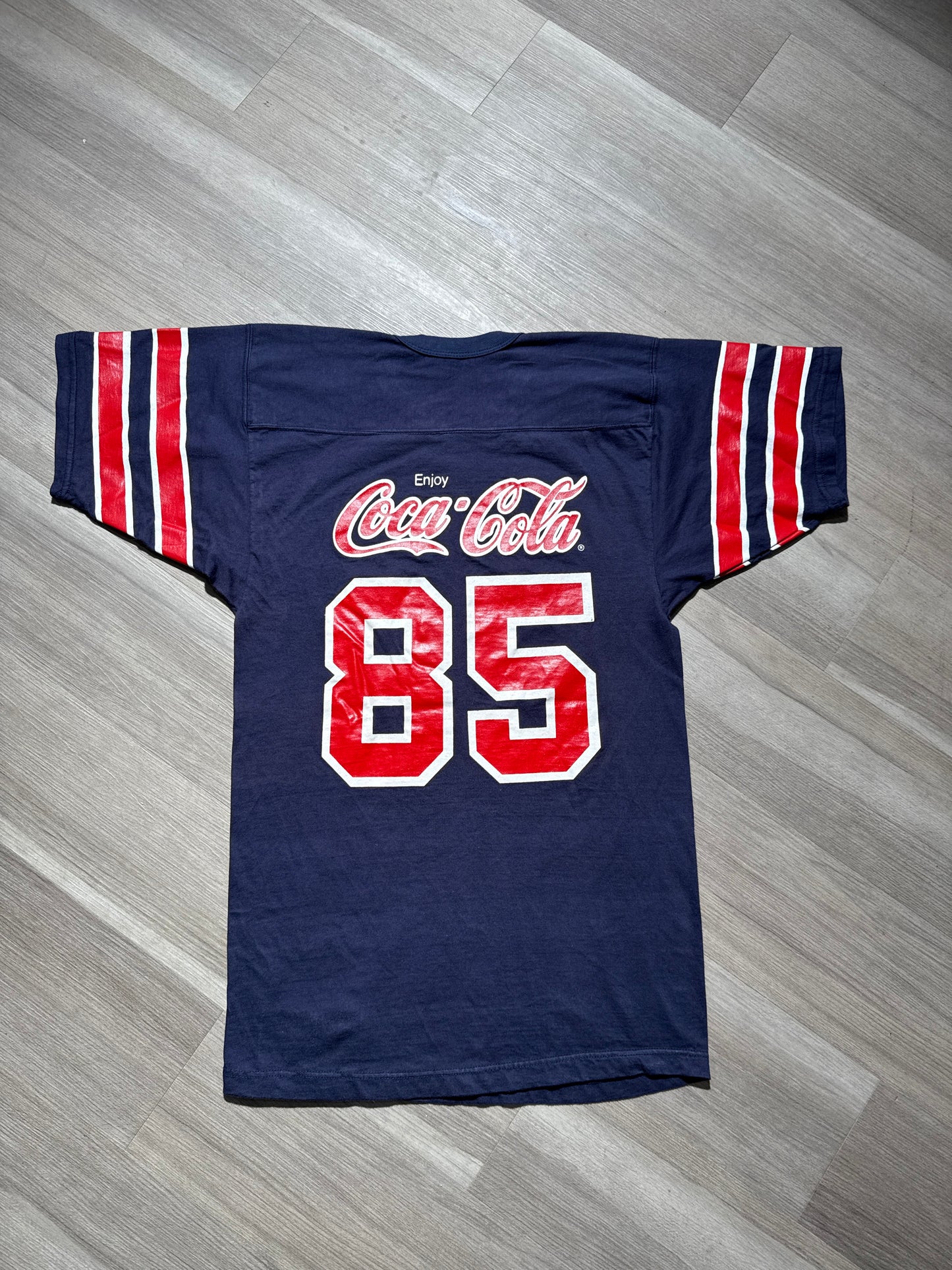 (M) 85’ Super Bowl Patriots V Neck Tee