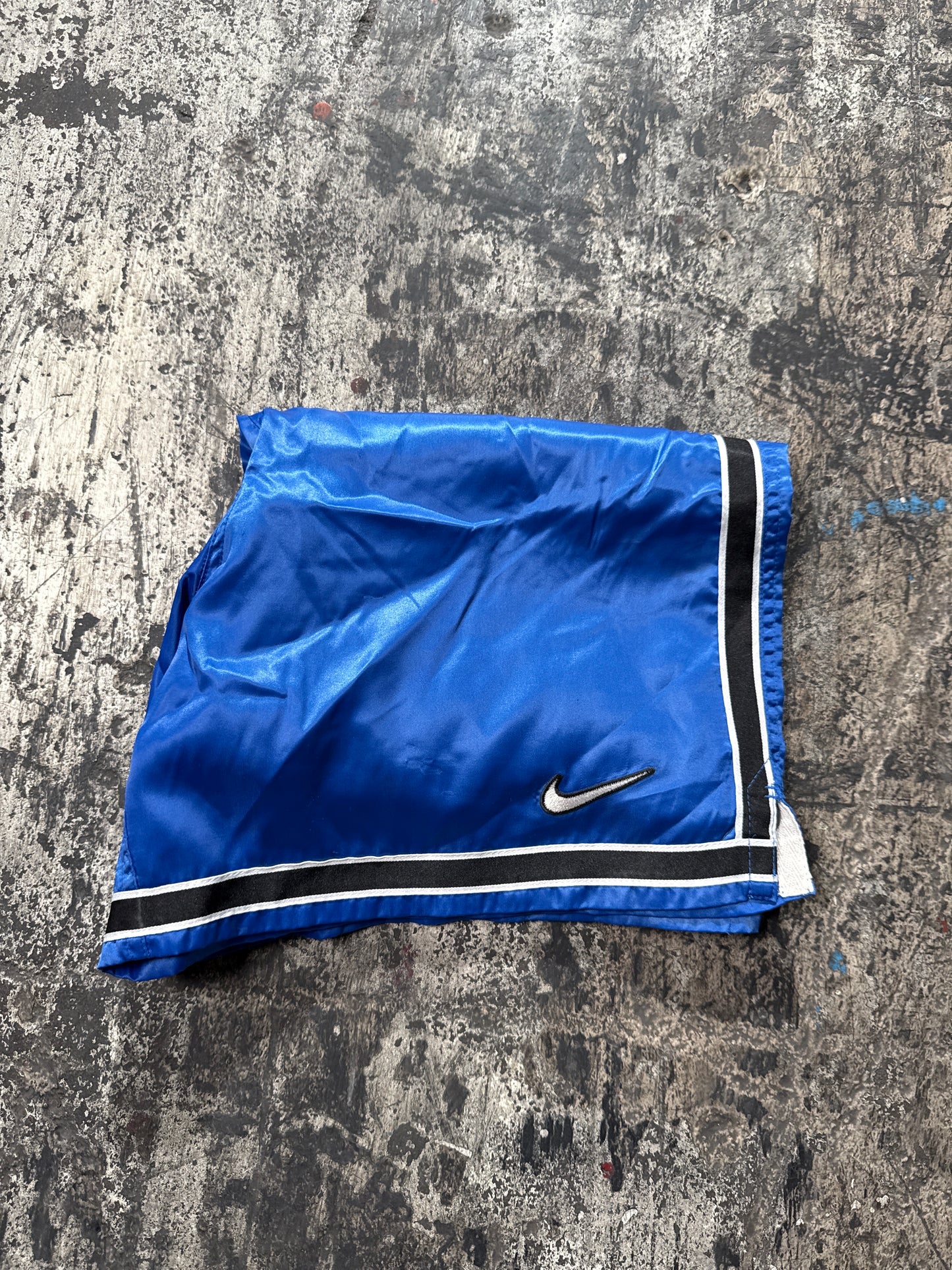 (M/L) 90s Nike Athletic Shorts