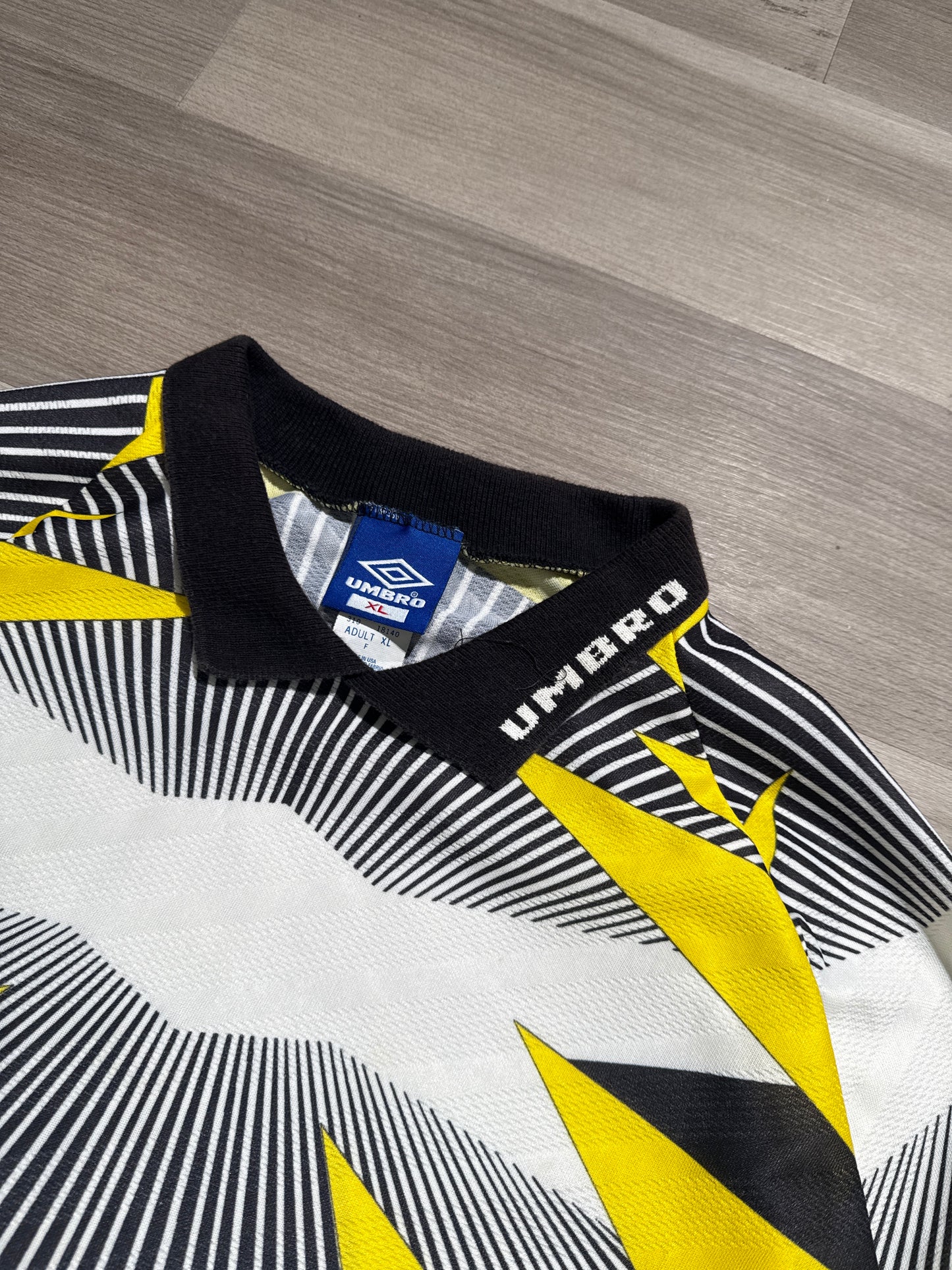 (XL) 90s Umbro Yellow Goalkeeper Jersey