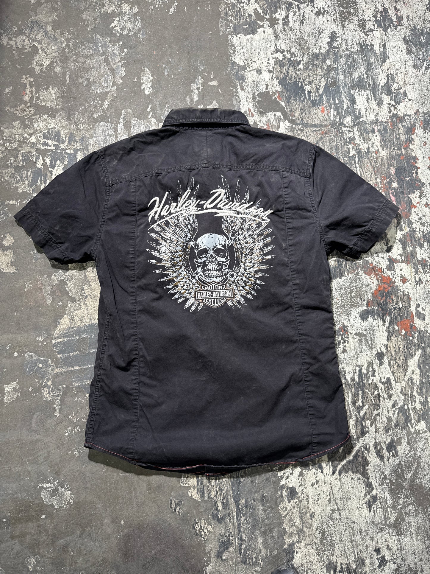 (M) Harley Davidson Winged Skull Button-Up