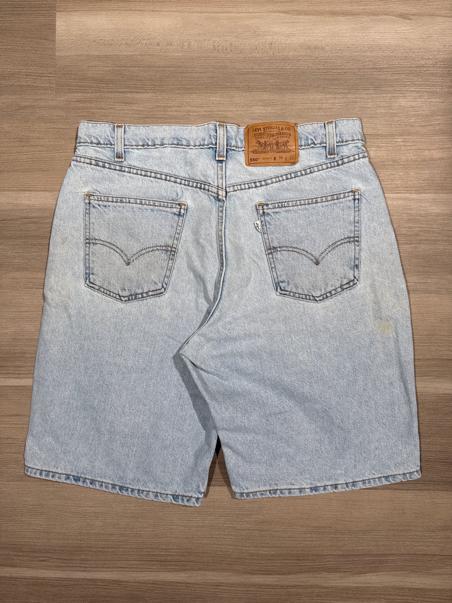 (36) 550 Levi’s Jorts