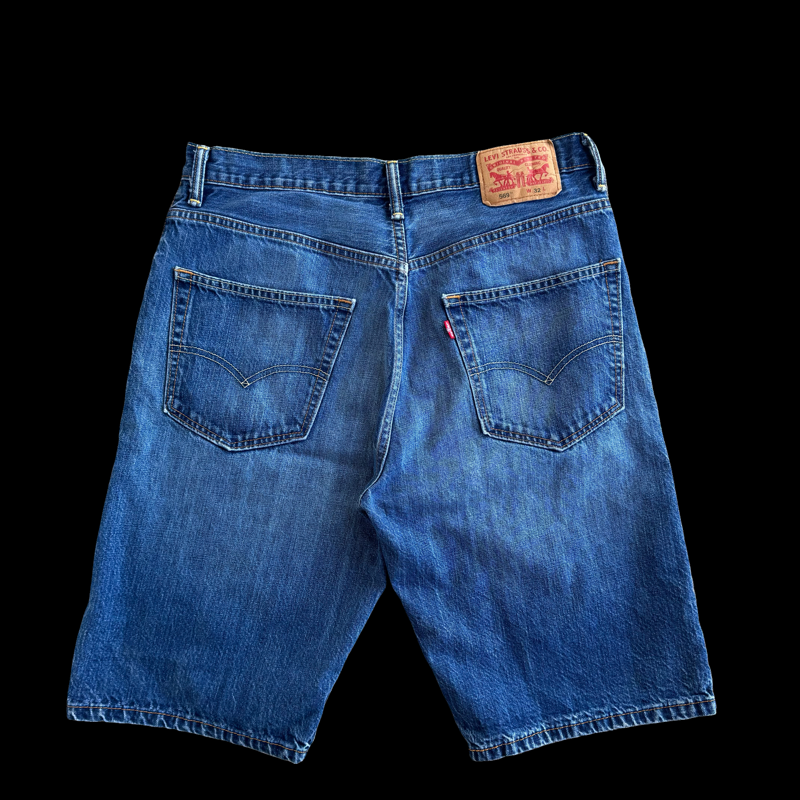 (32) Levi’s 569s Jorts