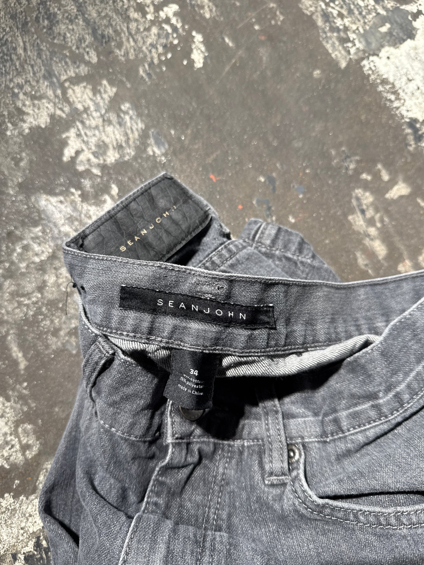 (34) Sean John Charcoal Jorts