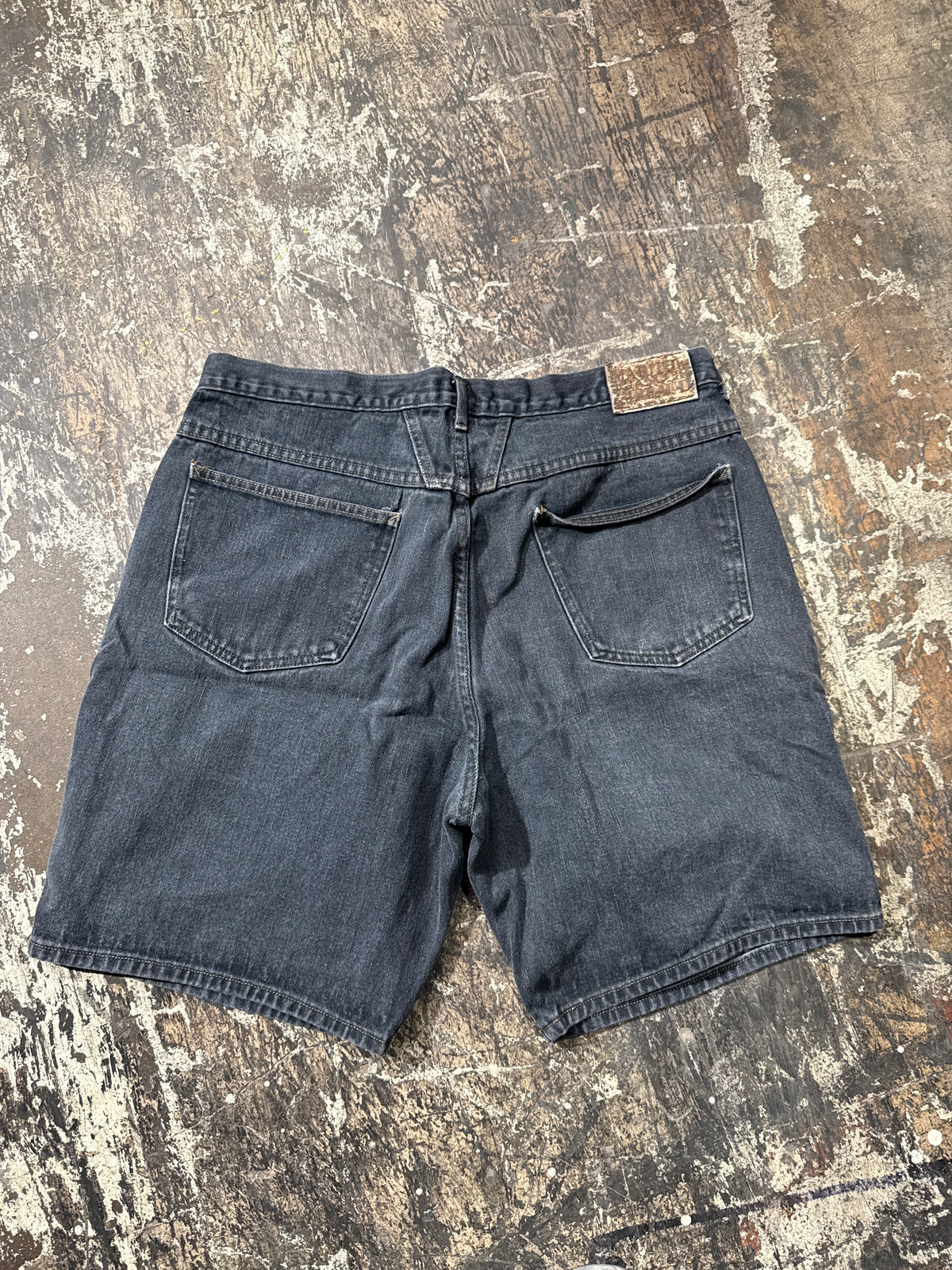 (36) Marithé Francois Girbaud Faded Black Shorts