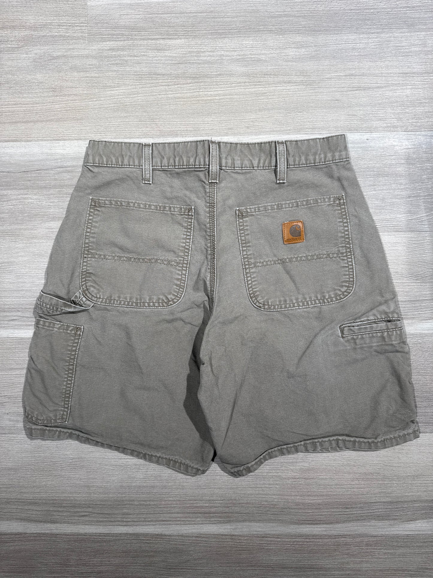 (32) Green Carhartt Carpenter B144LBR Shorts