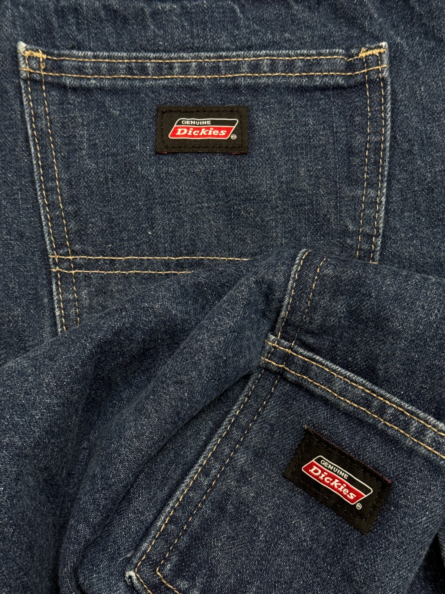 (38) Dickies Skater-board Jorts