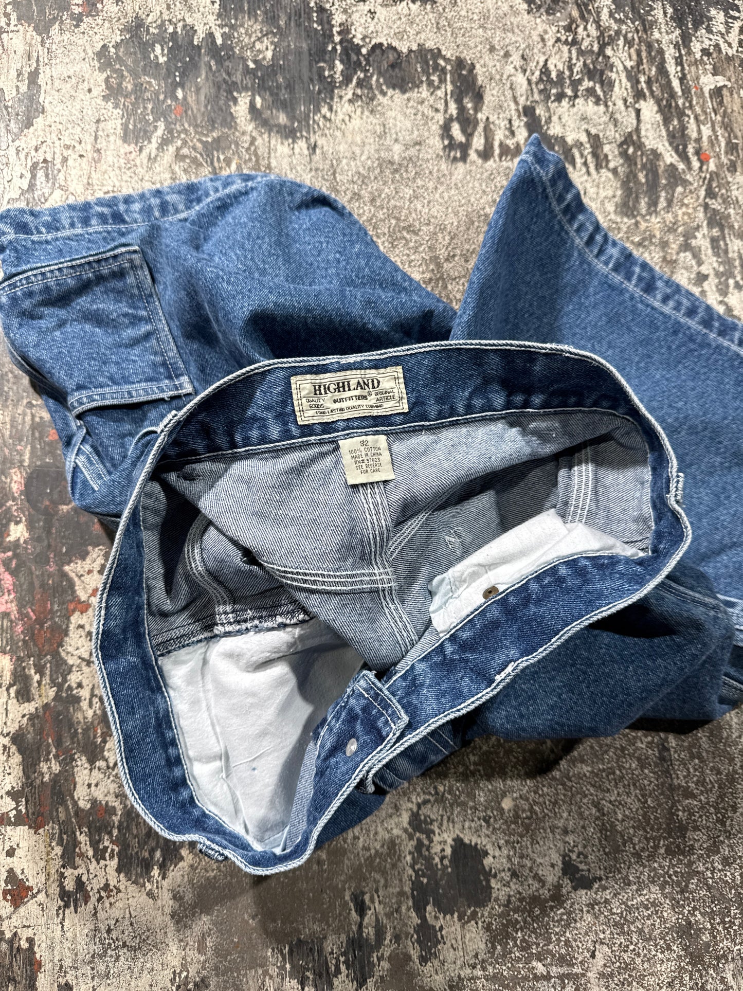 (32) Vintage Highland Jorts