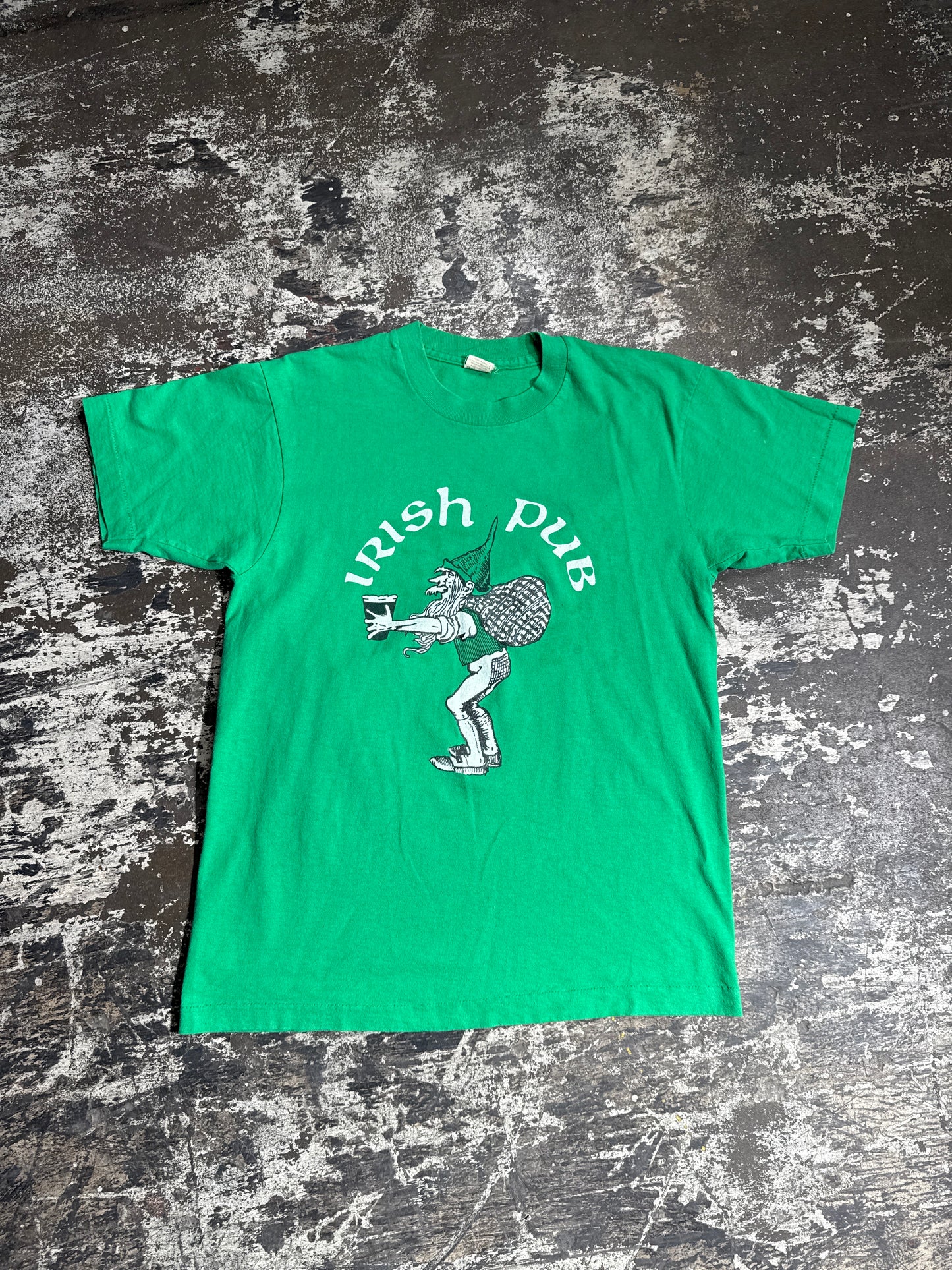 (L) Vintage Irish Pub
