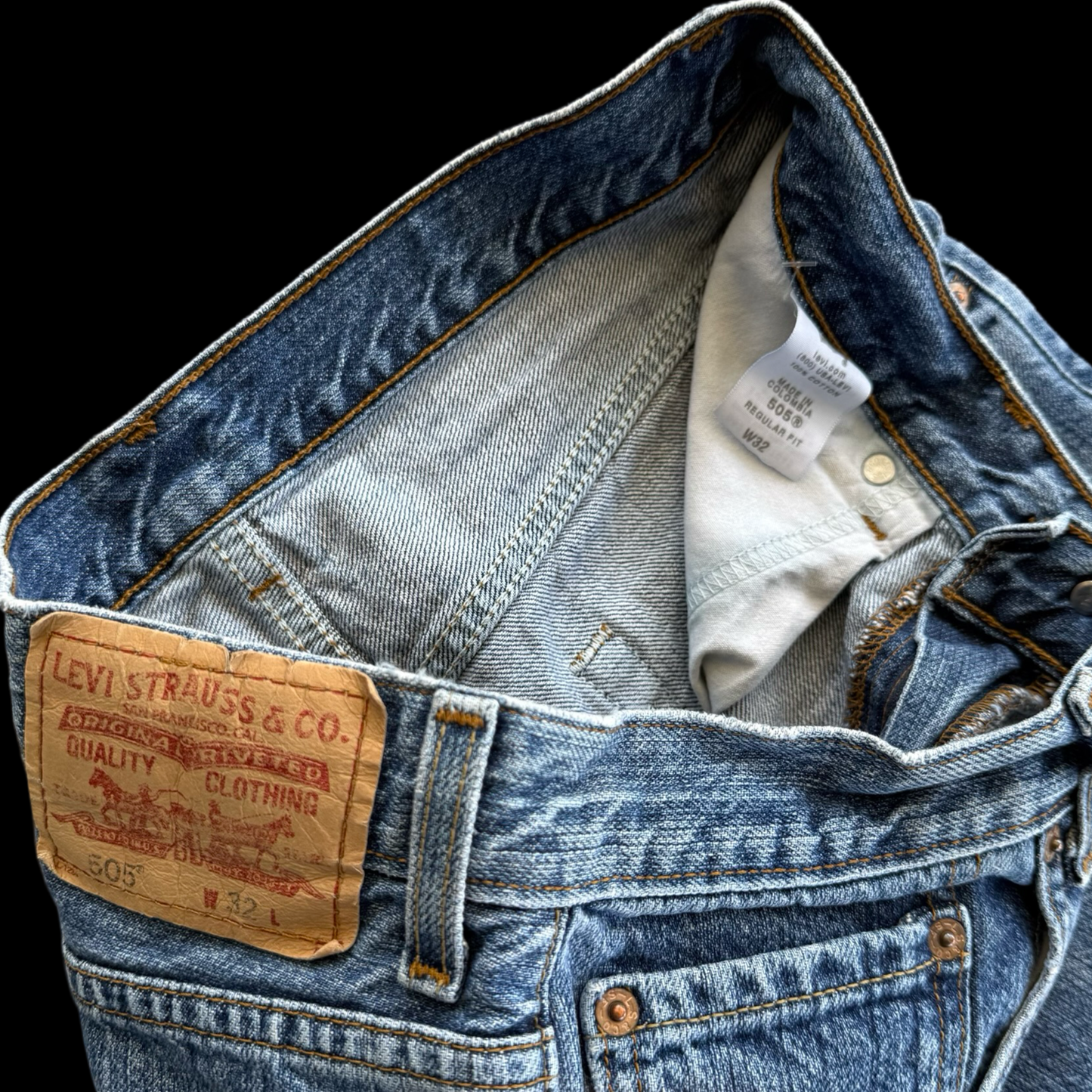 (32) 505s Levi’s Jorts