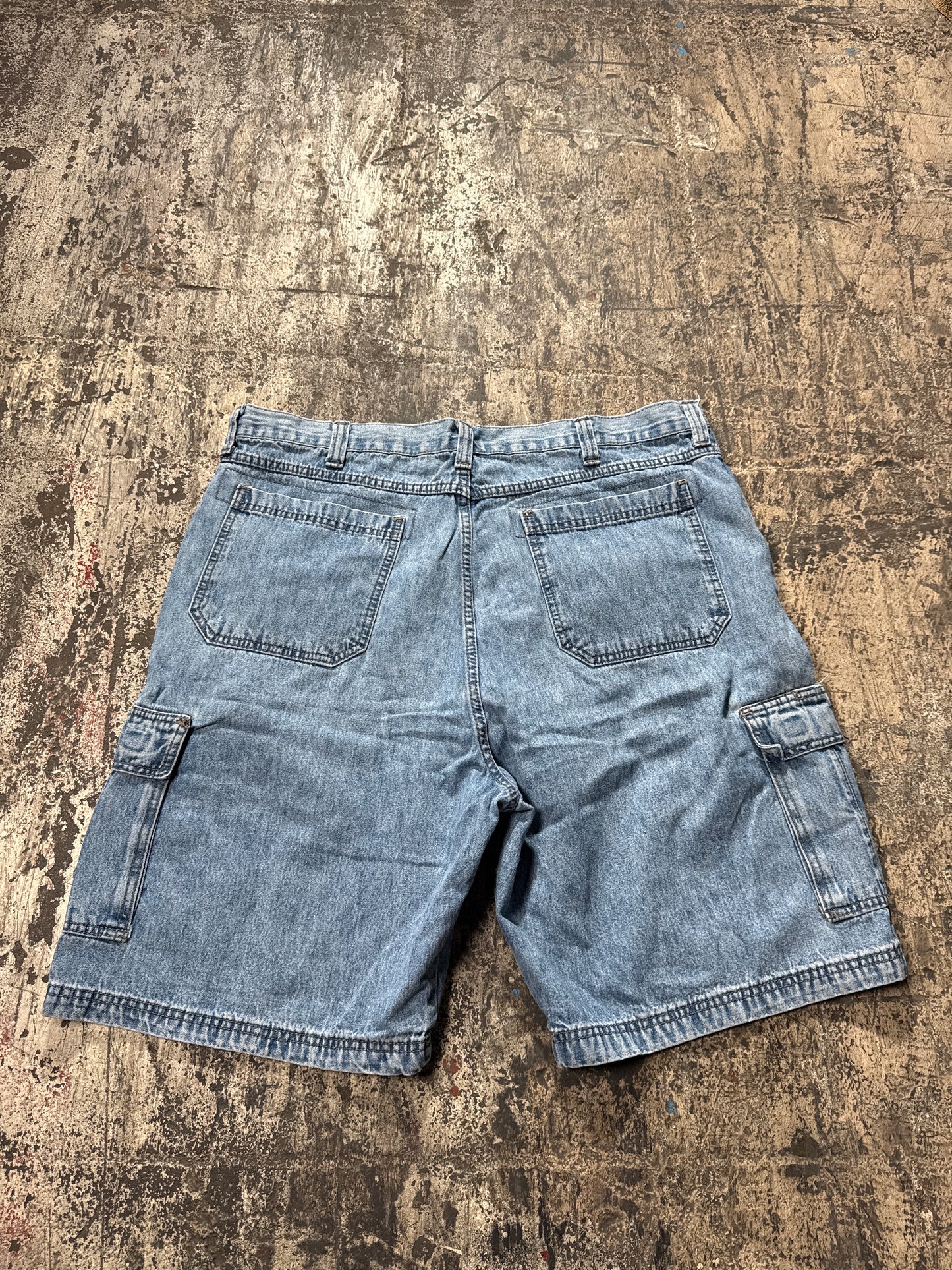 (38) Wrangler Jorts