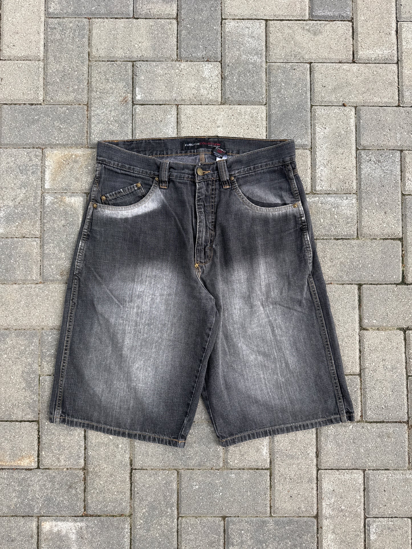 (32) Fubu Y2K Jorts