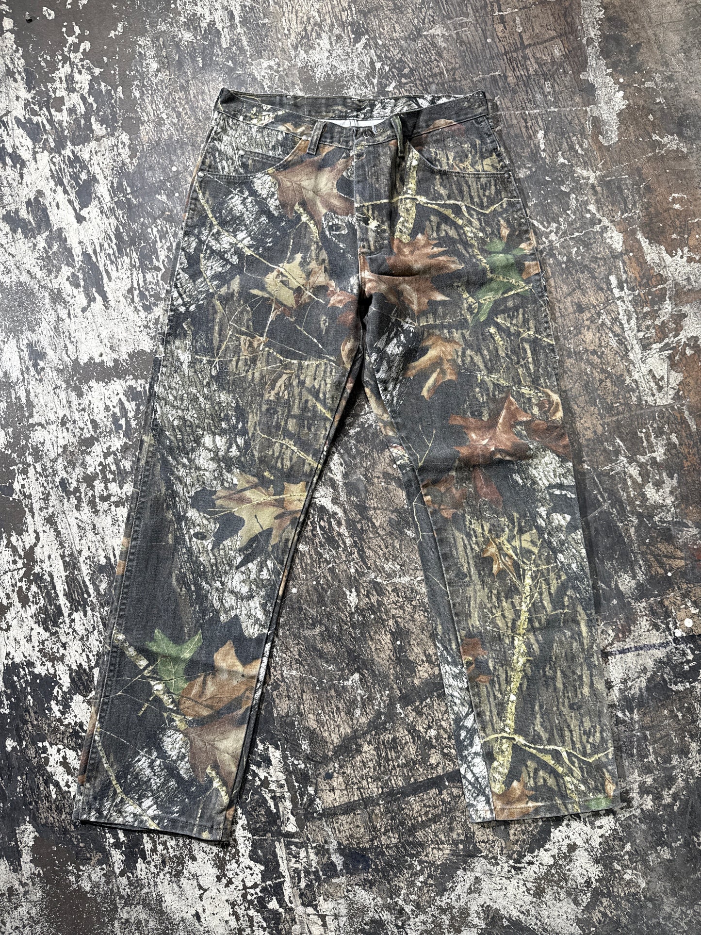 (34x32) Wrangler Camo Carpenters