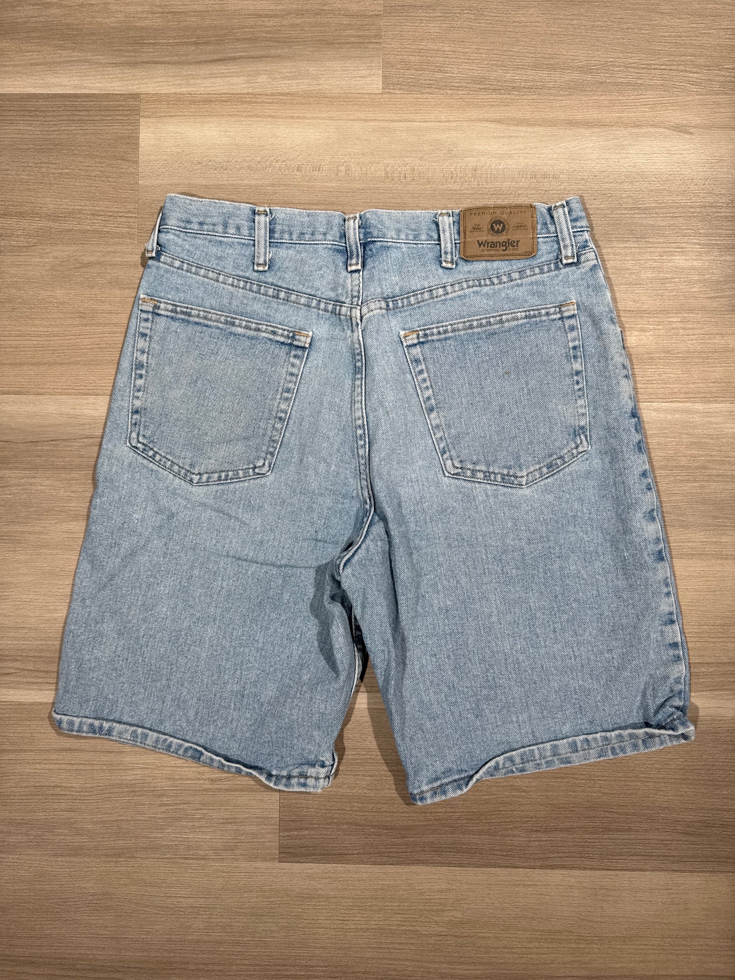 (34) Wrangler Jorts