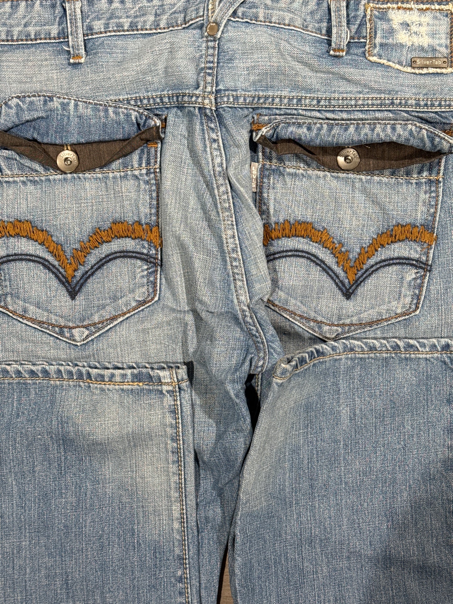 (38x33) Levi’s Slim Silvertab