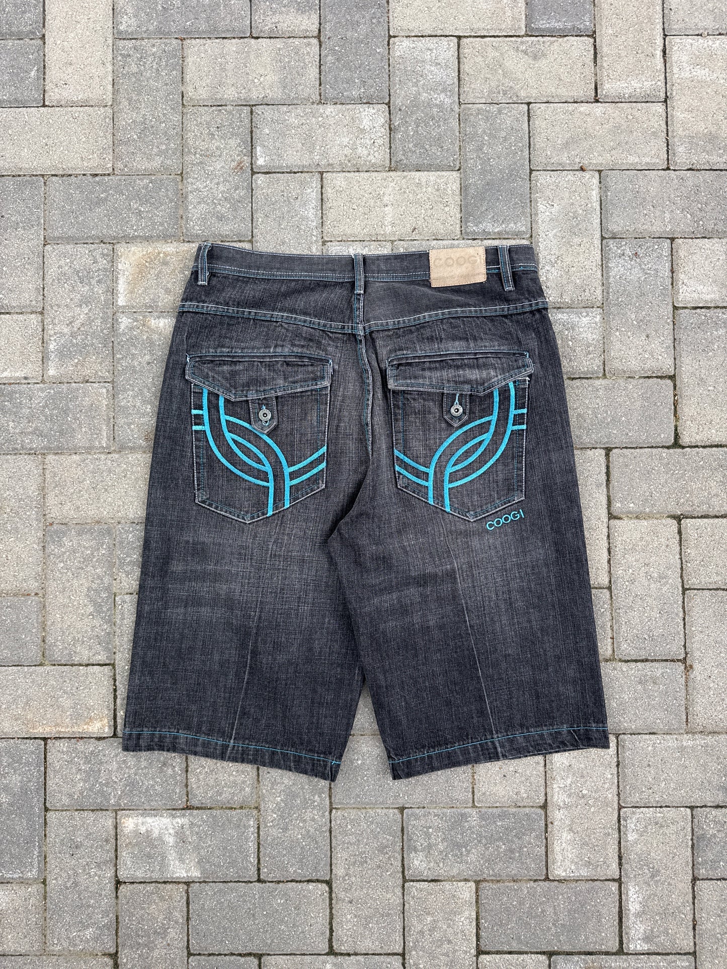 (38) Coogi Y2K Jorts