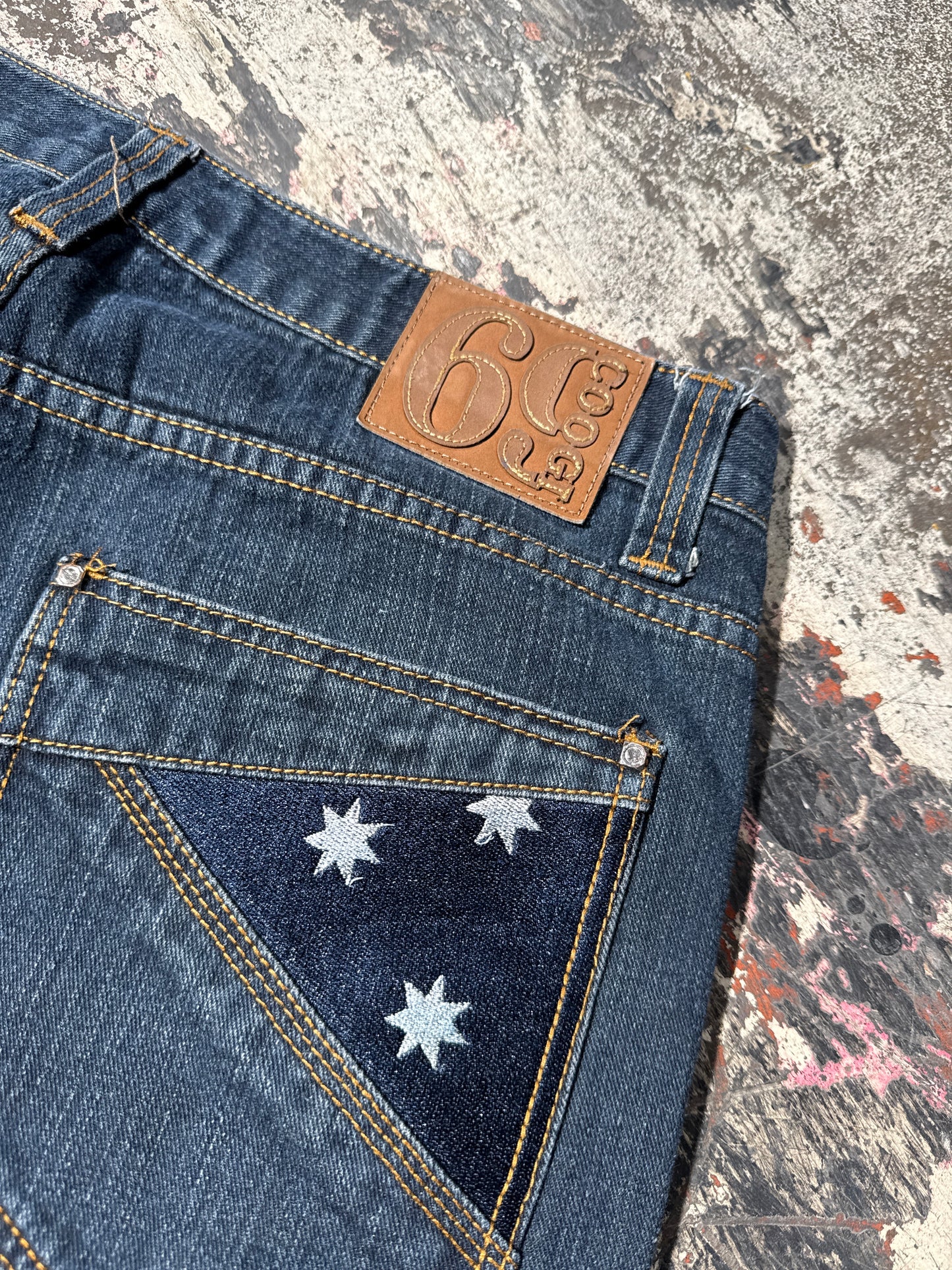 (36) Coogi Jorts