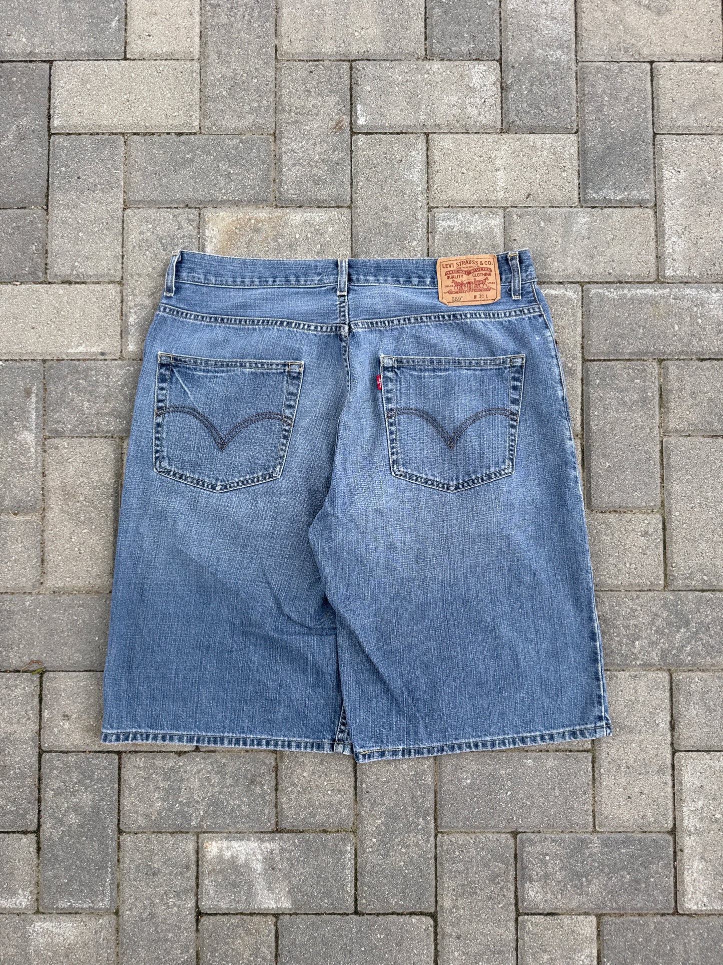 (36) Levi’s 569 Jorts
