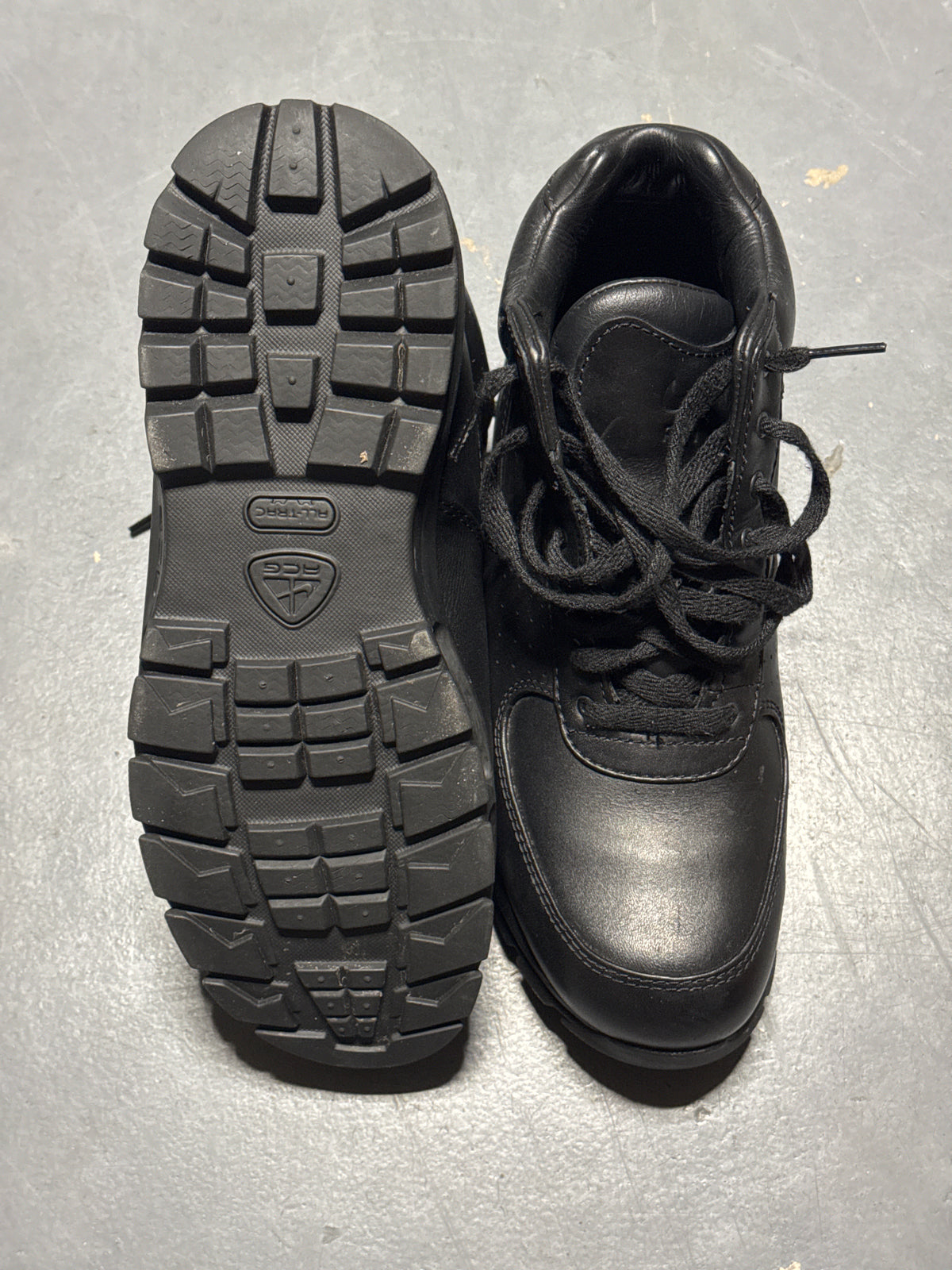 (10) Nike Men's Air Max Goadome ACG Boots