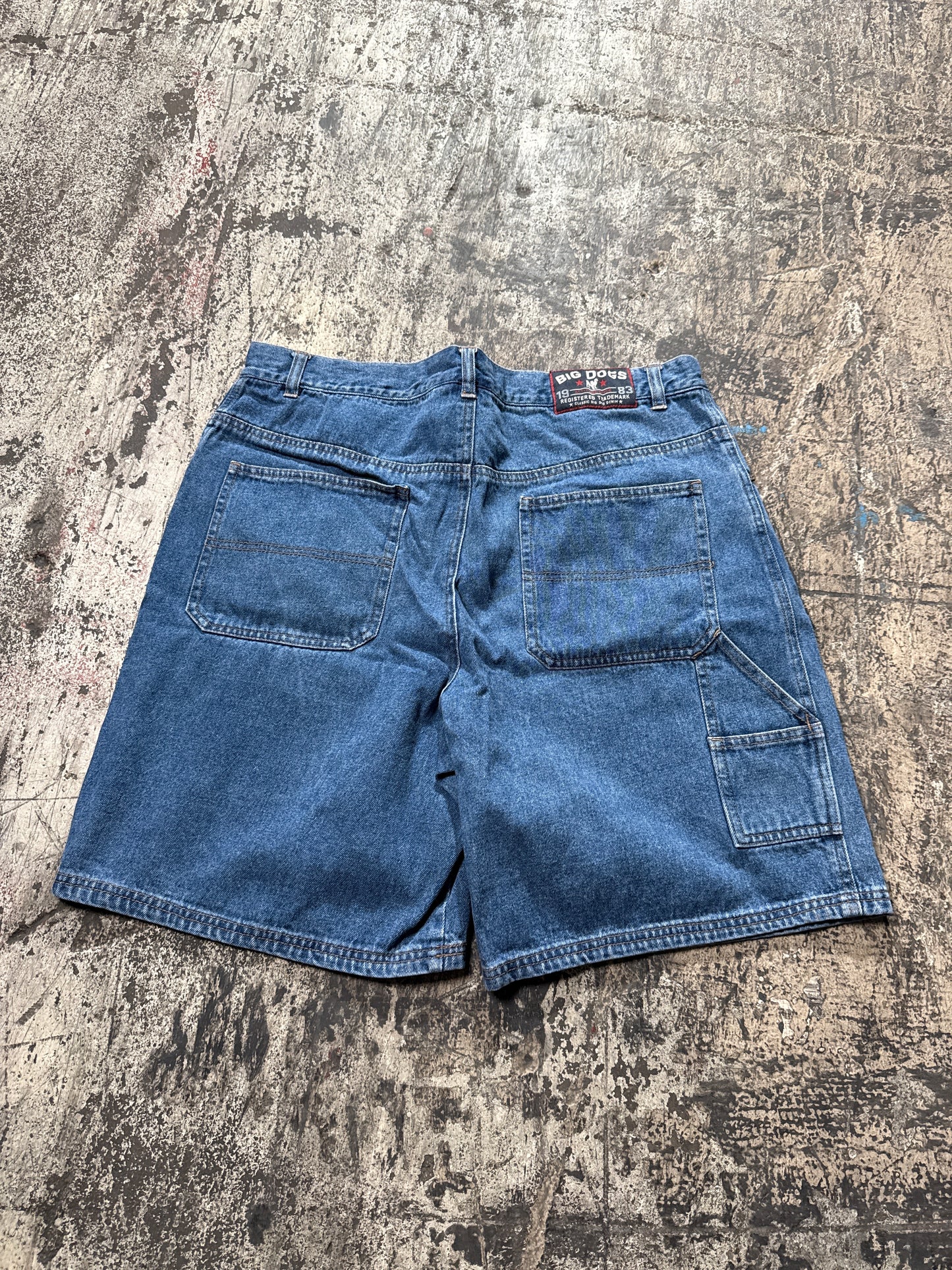 (36) Vintage Big Dogs Jorts