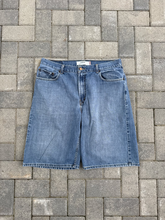 (36) Levi’s 569 Jorts