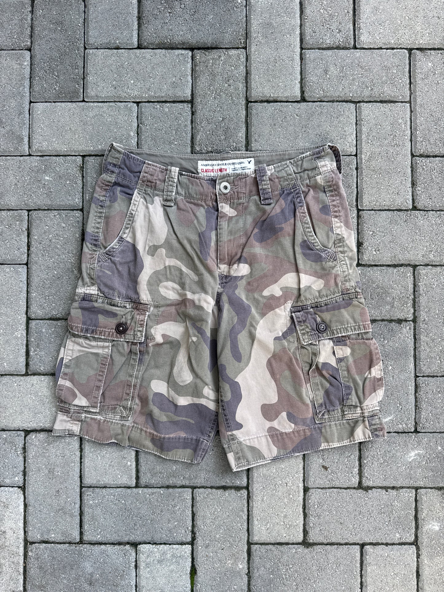 (30) American Eagle Cargo Shorts