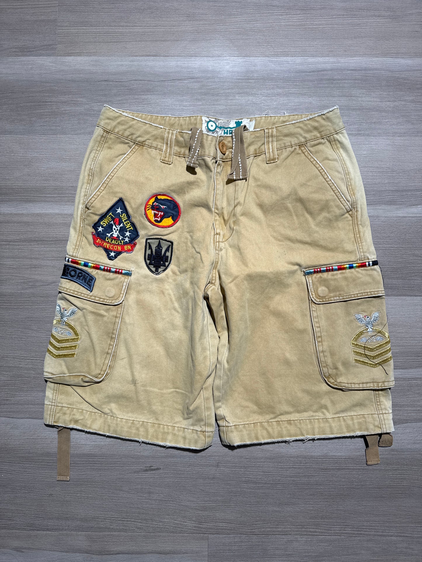(34) Hama Y2K Army Patches Baggy Cargo Shorts