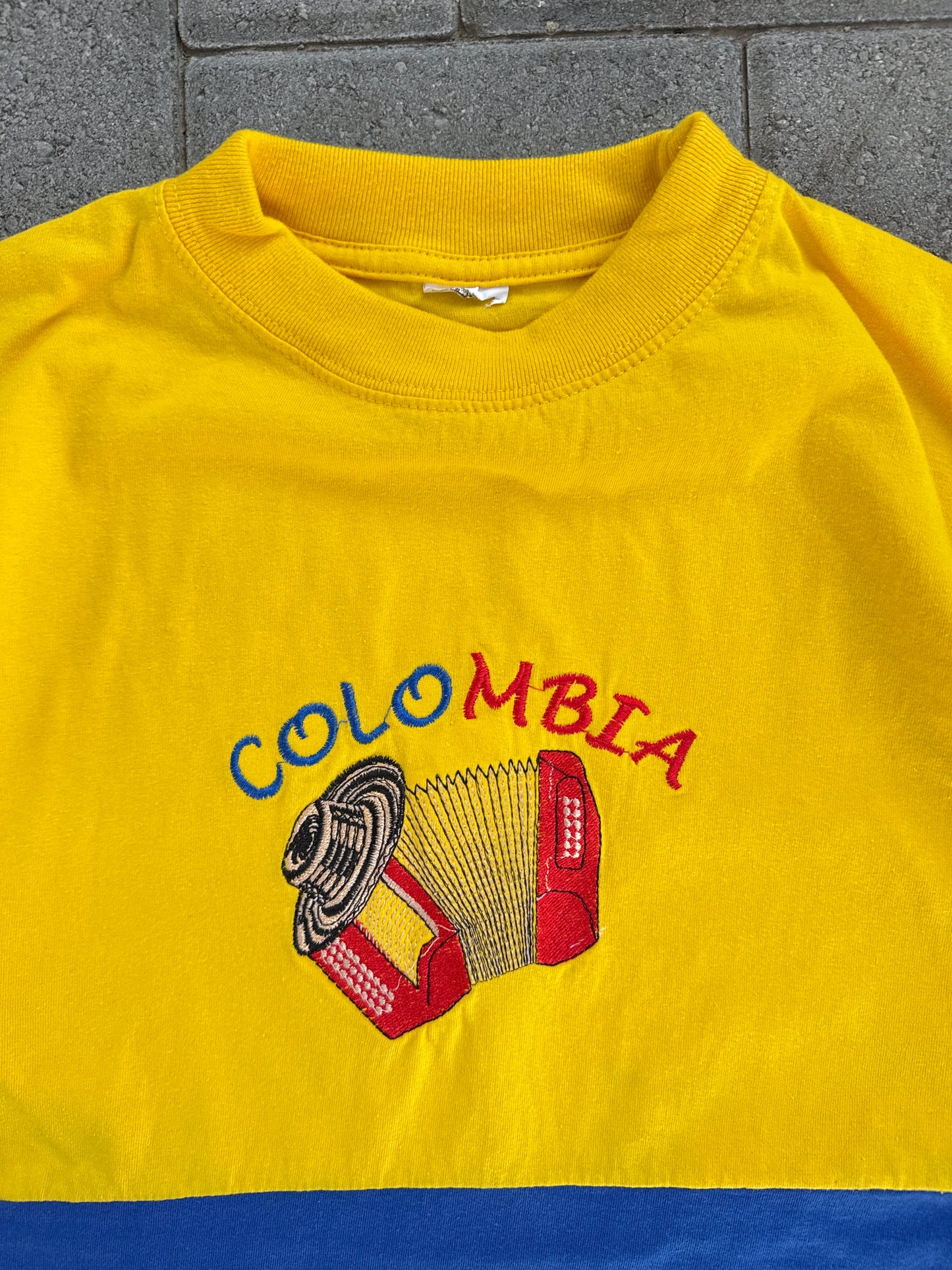 (M) Vintage Colombia Tee