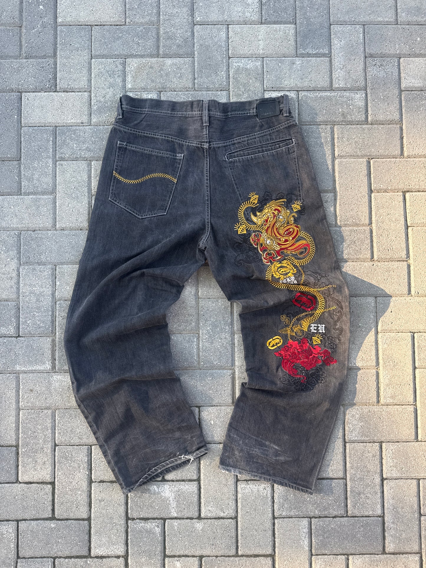 (38x36) Eckó Unltd. Dragon Embroidery Denim Pants