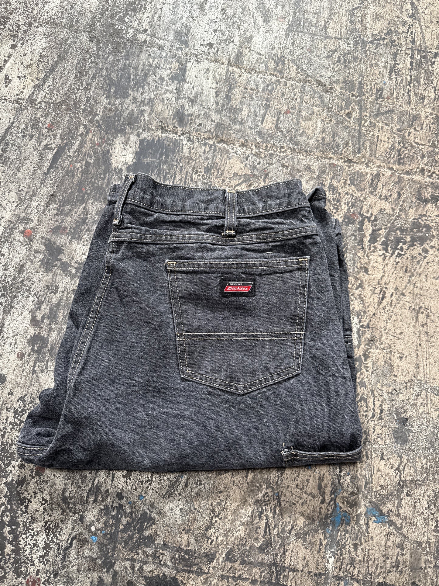 (36) Black Dickies Skating Jorts