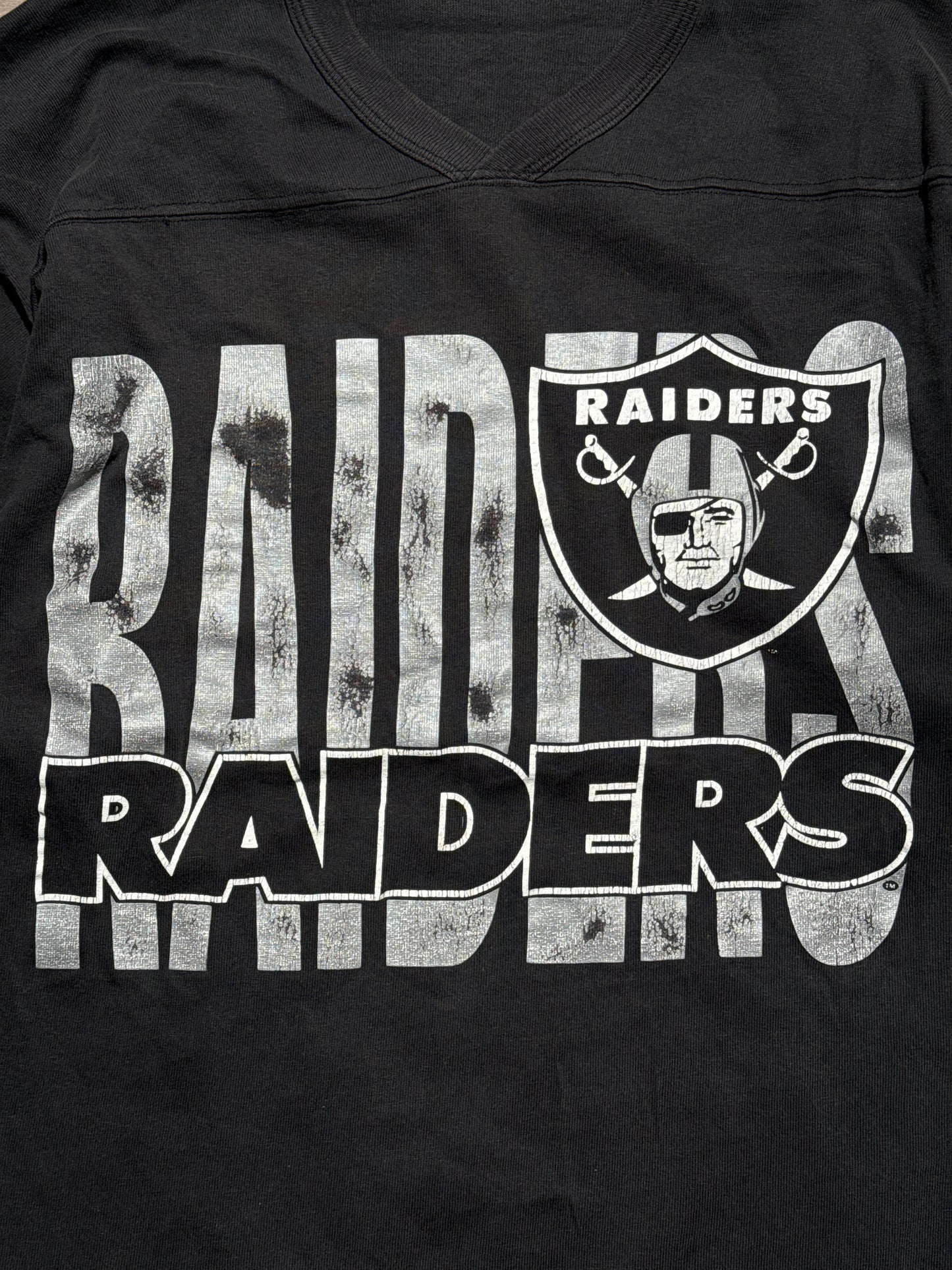 (XL) 90s NFL Raiders V-Neck Tee