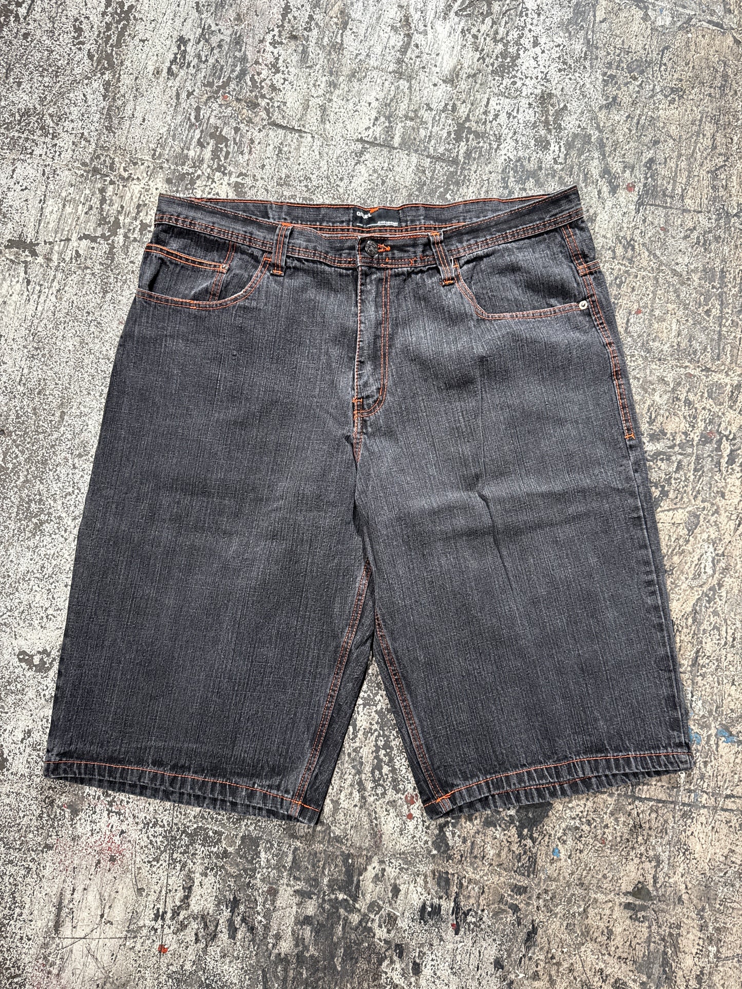 (42) Y2K Qruel Black Shorts