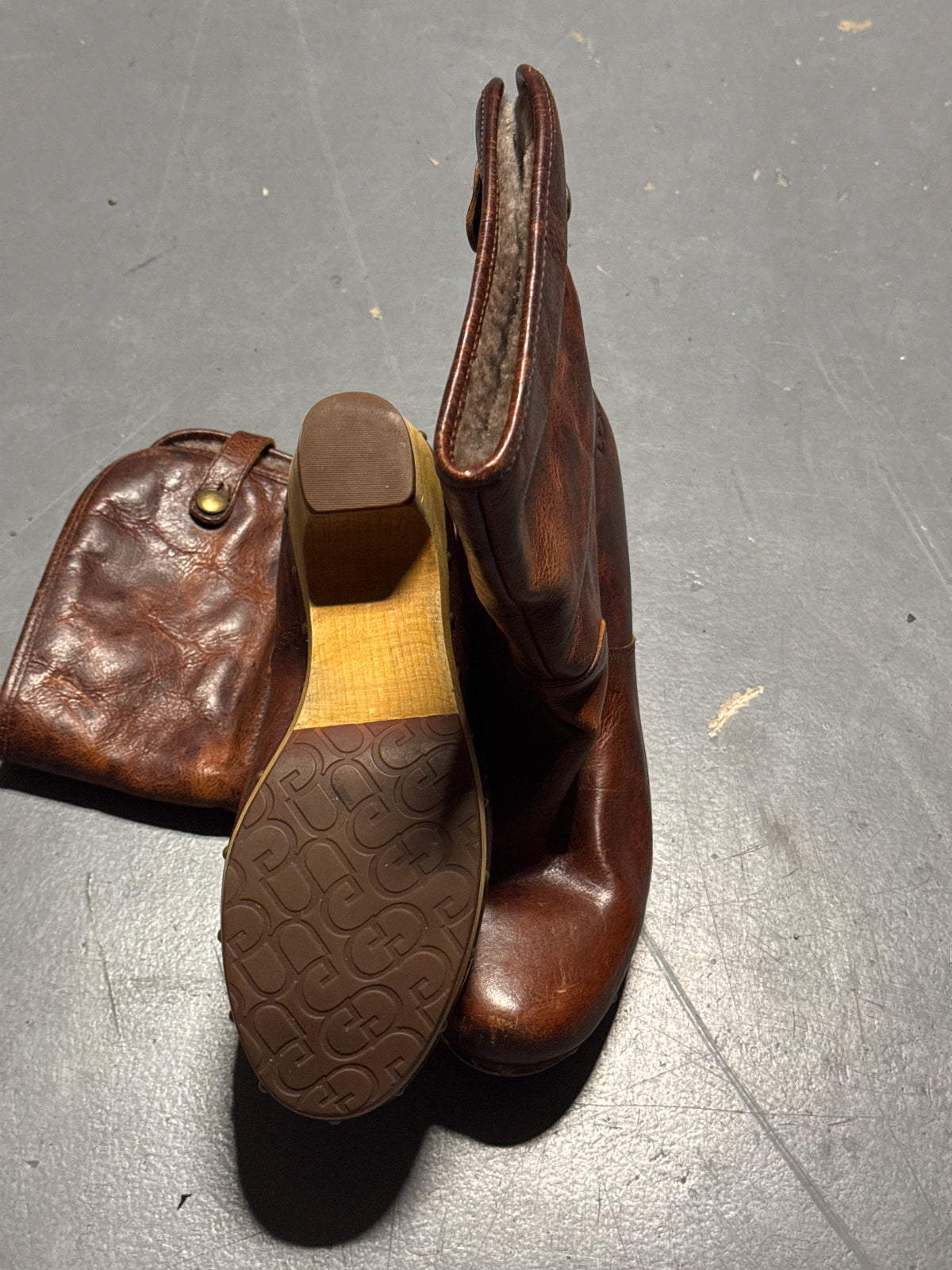 (W8) UGG Lynnea Brown Leather Boots