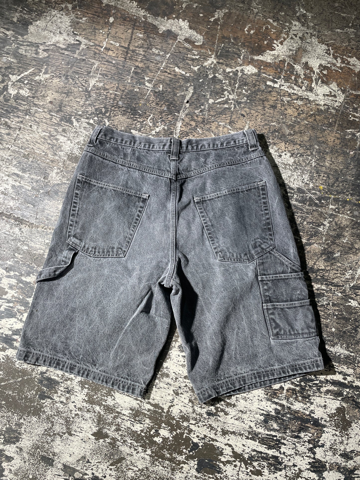 (36) Colorado Charcoal Jorts