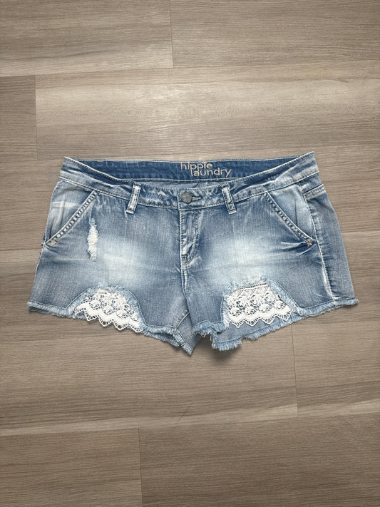 (13) Women’s Hippie Laundry Cropped Jorts