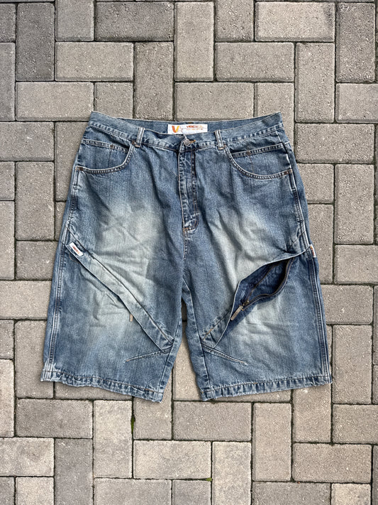 (38) Vibes Gold Label Jorts
