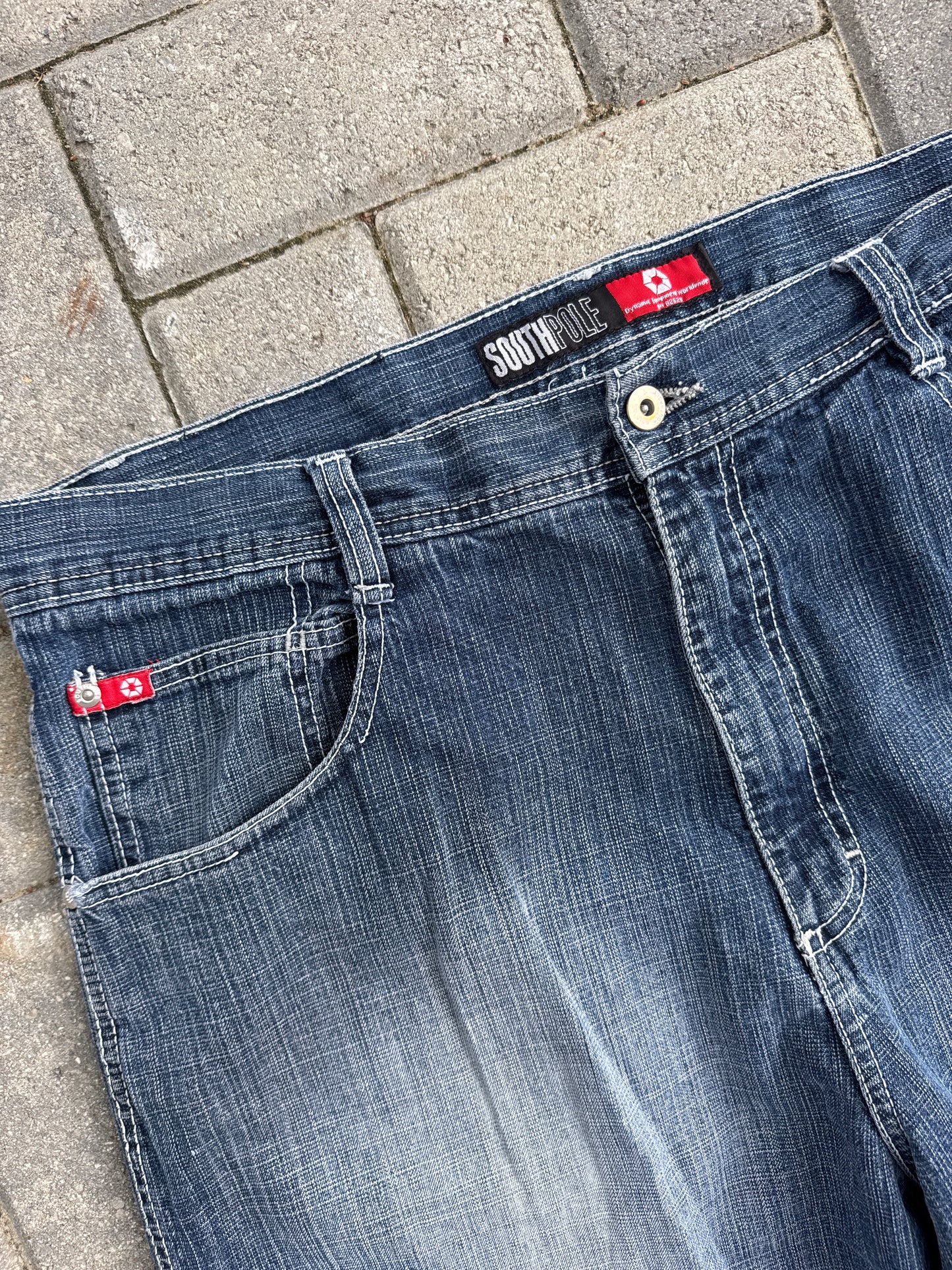 (38) SouthPole Red Tab Y2K Jorts