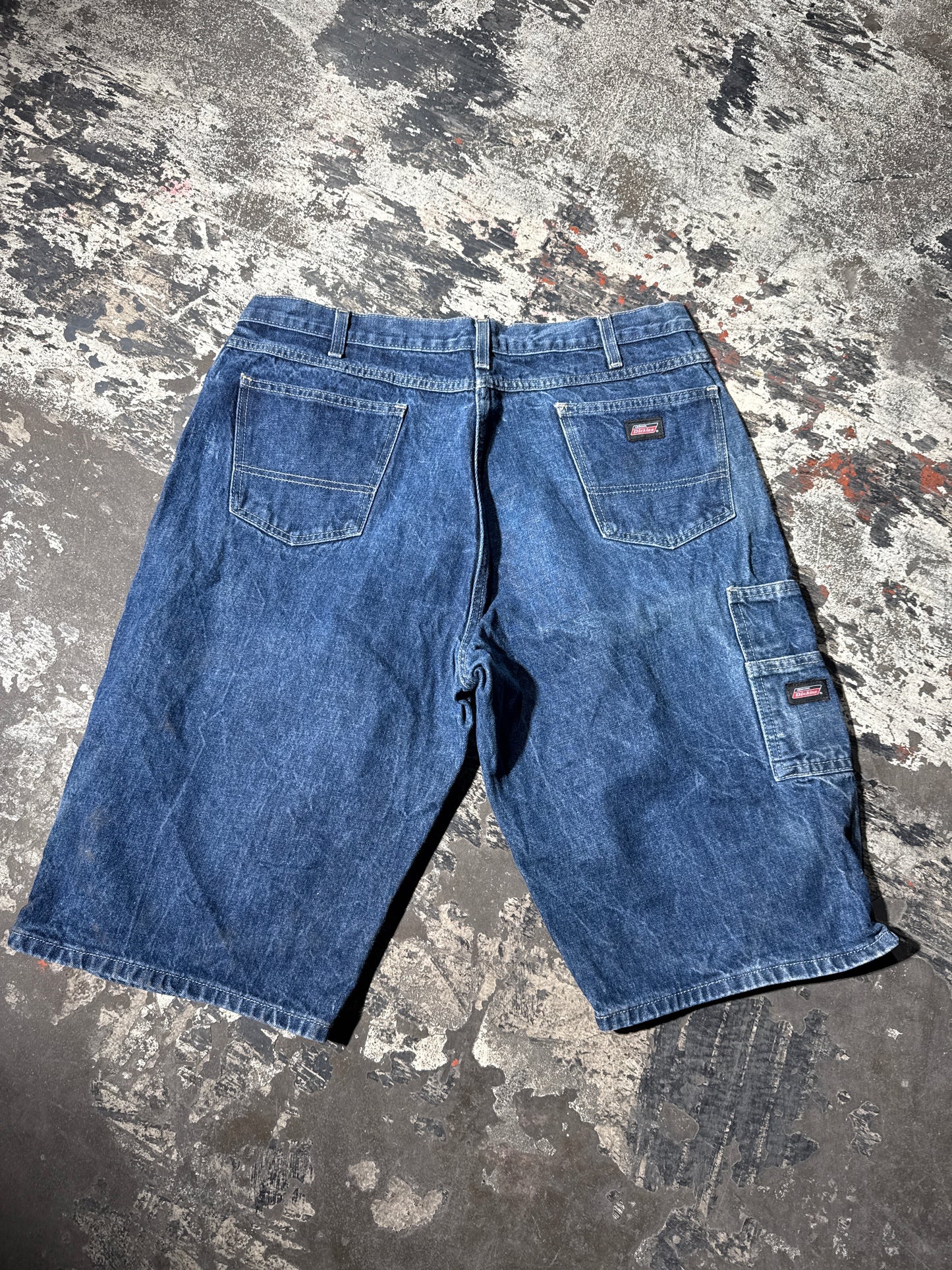 (38) Dickies Skater-board Jorts