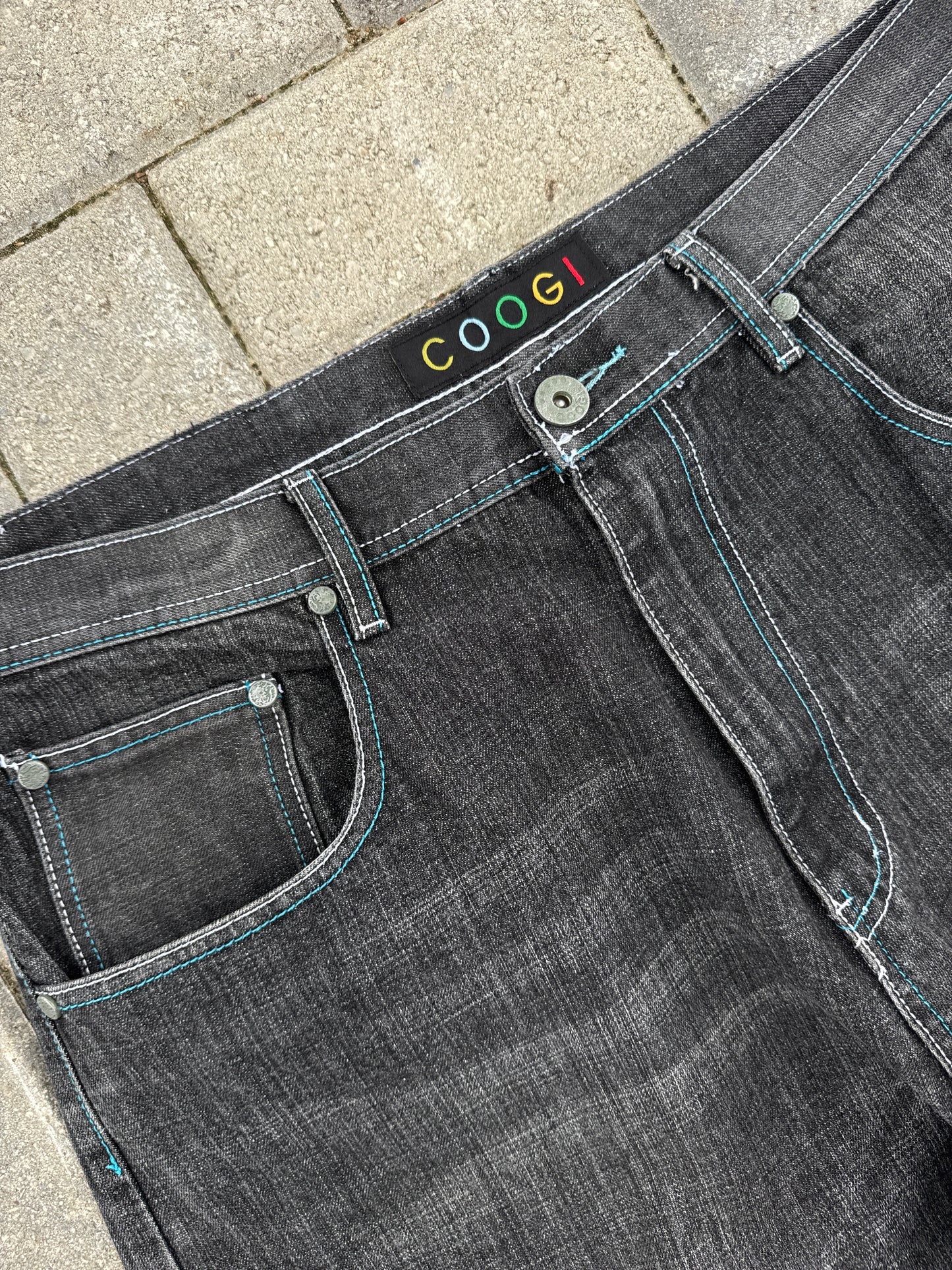 (38) Coogi Y2K Jorts