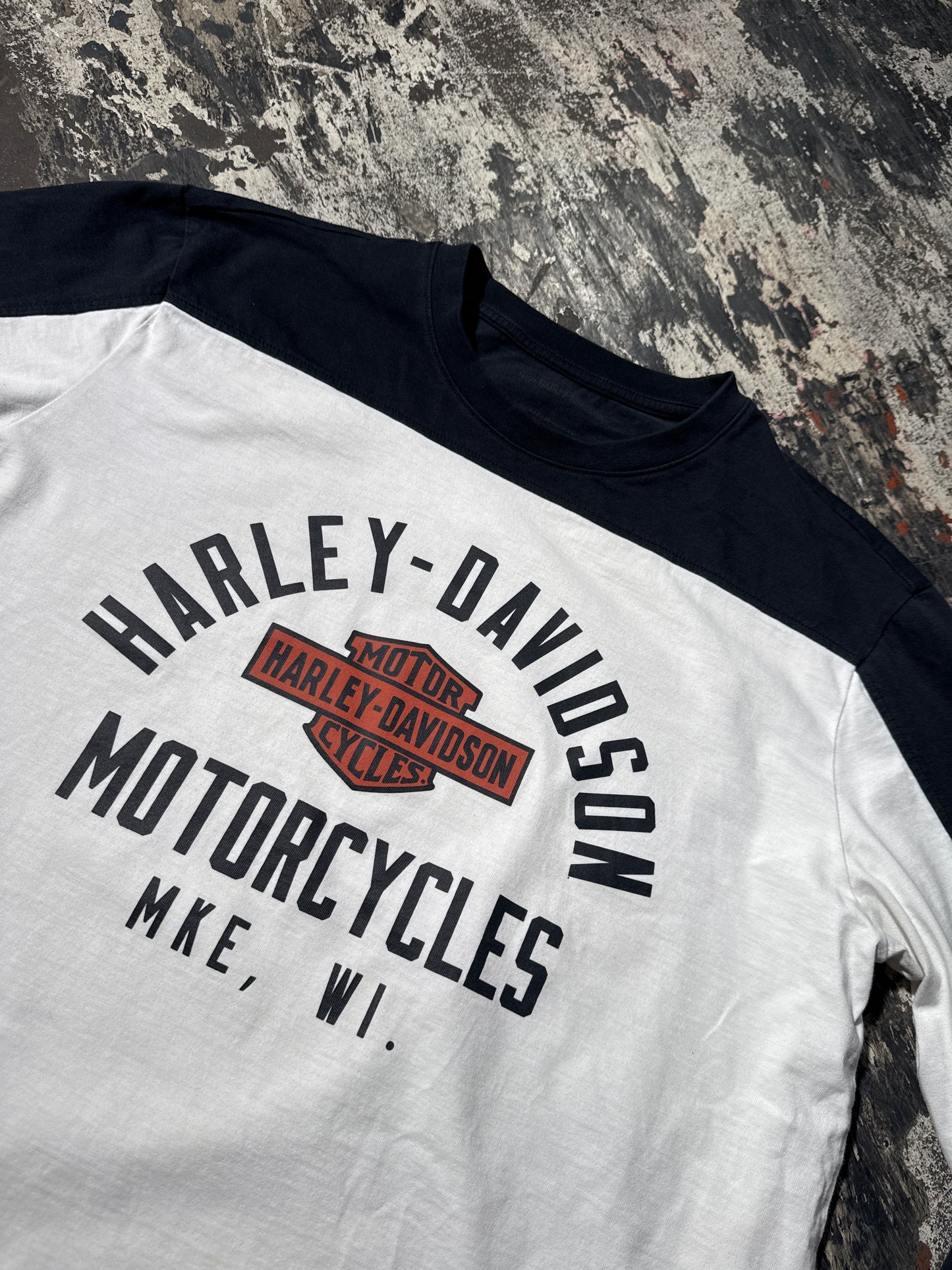 (M) Harley Davidson Milwaukee Long Sleeve