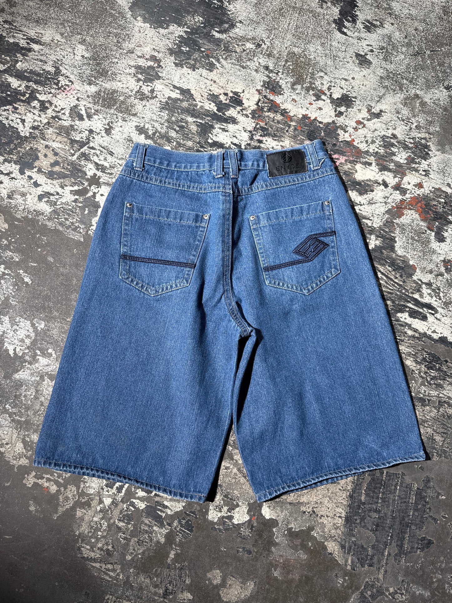 (34) Enyce Skateboard Jorts