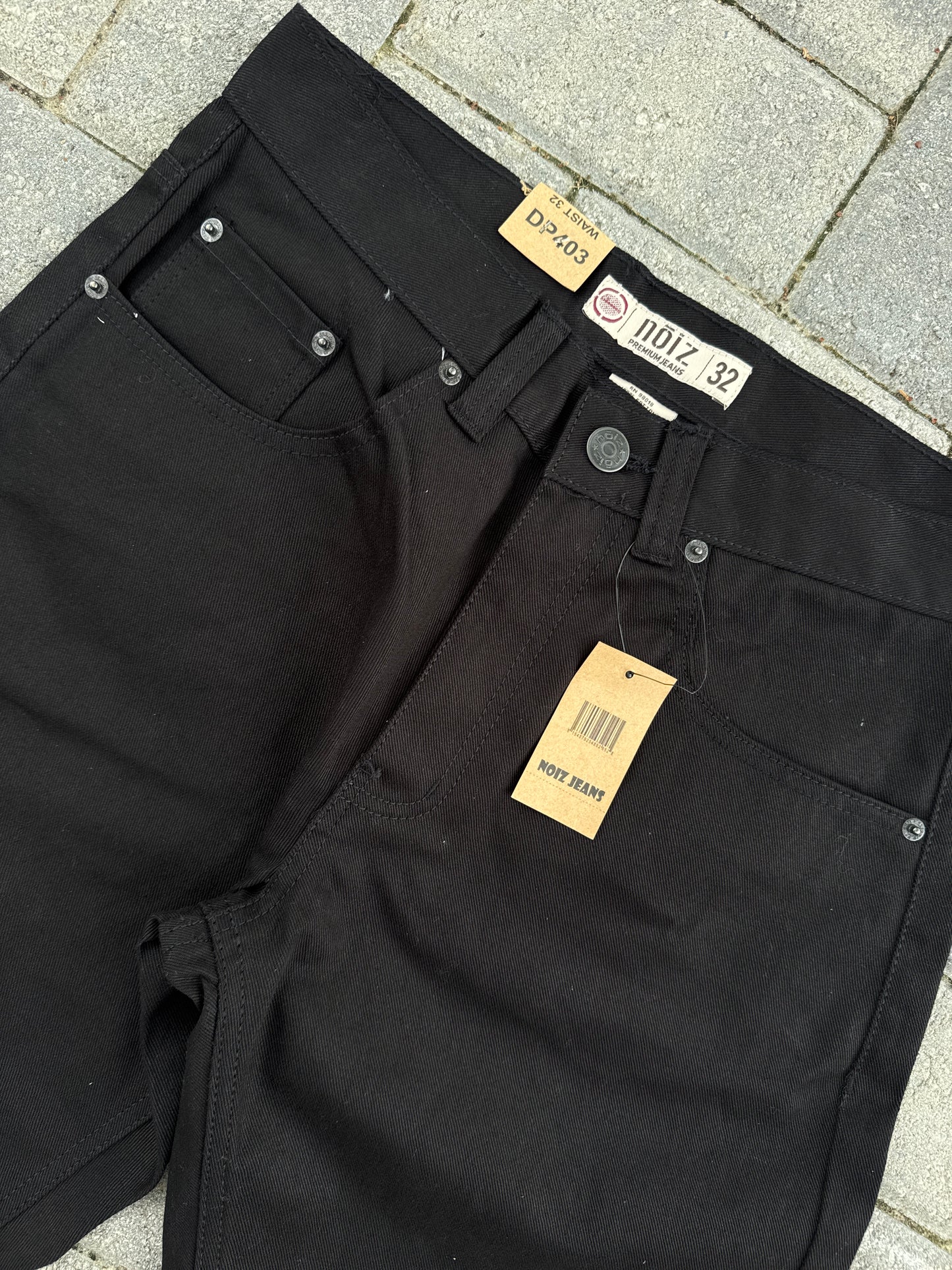 (32) Nōiz Y2K Jorts