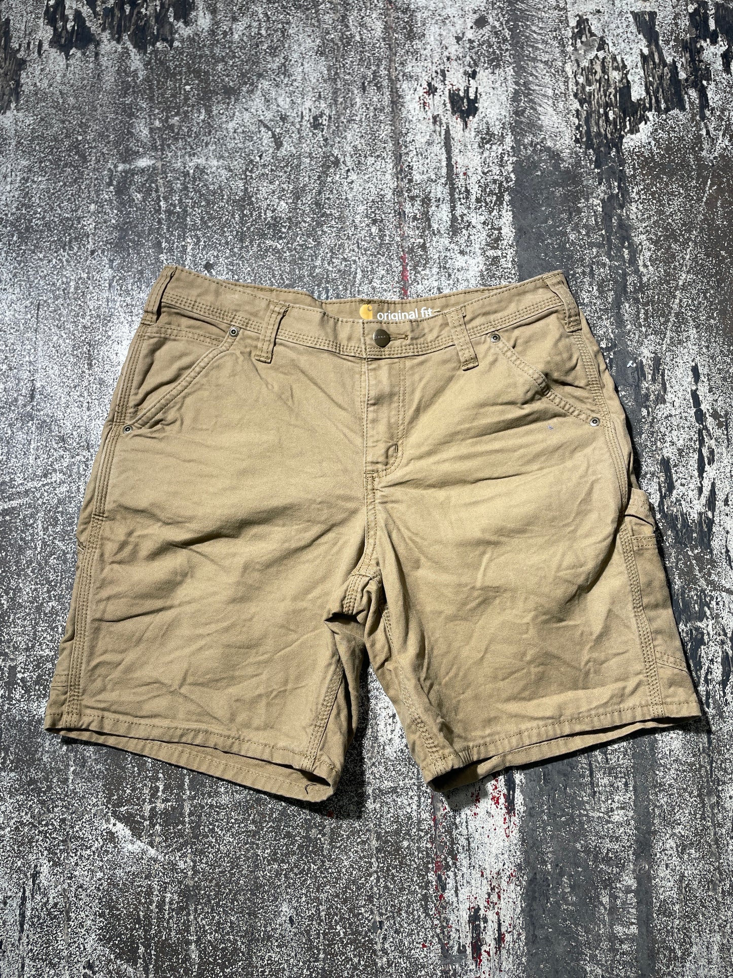 (8) Women Carhartt Shorts